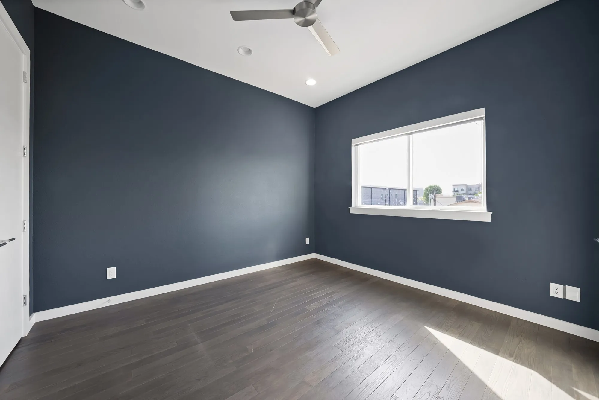 Townhouse For Rent in Dallas County , 4935 Zuma Court, Dallas, Texas 75206, 3 Bedroom, 4 Bathroom, 2 Garage spaces, 2,018 Sqft, built in 2015, mls#21396444, Real Estate Agent in Dallas, Homes For Rent in Dallas county, Homes For Rent in Dallas, Realtor in Dallas Texas, Real Estate Brokerage Independent Realty Texas, Luminita Cordes Realtor