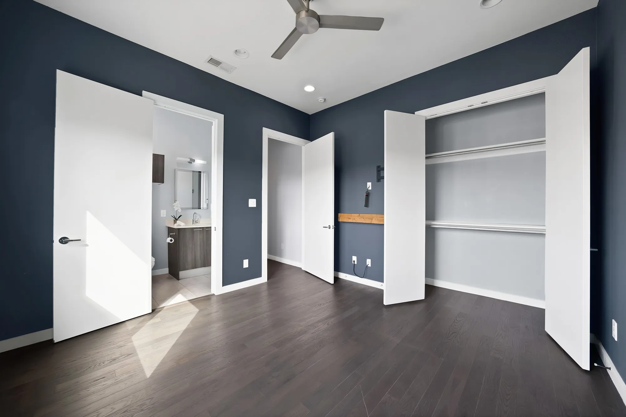 Townhouse For Rent in Dallas County , 4935 Zuma Court, Dallas, Texas 75206, 3 Bedroom, 4 Bathroom, 2 Garage spaces, 2,018 Sqft, built in 2015, mls#21396444, Real Estate Agent in Dallas, Homes For Rent in Dallas county, Homes For Rent in Dallas, Realtor in Dallas Texas, Real Estate Brokerage Independent Realty Texas, Luminita Cordes Realtor