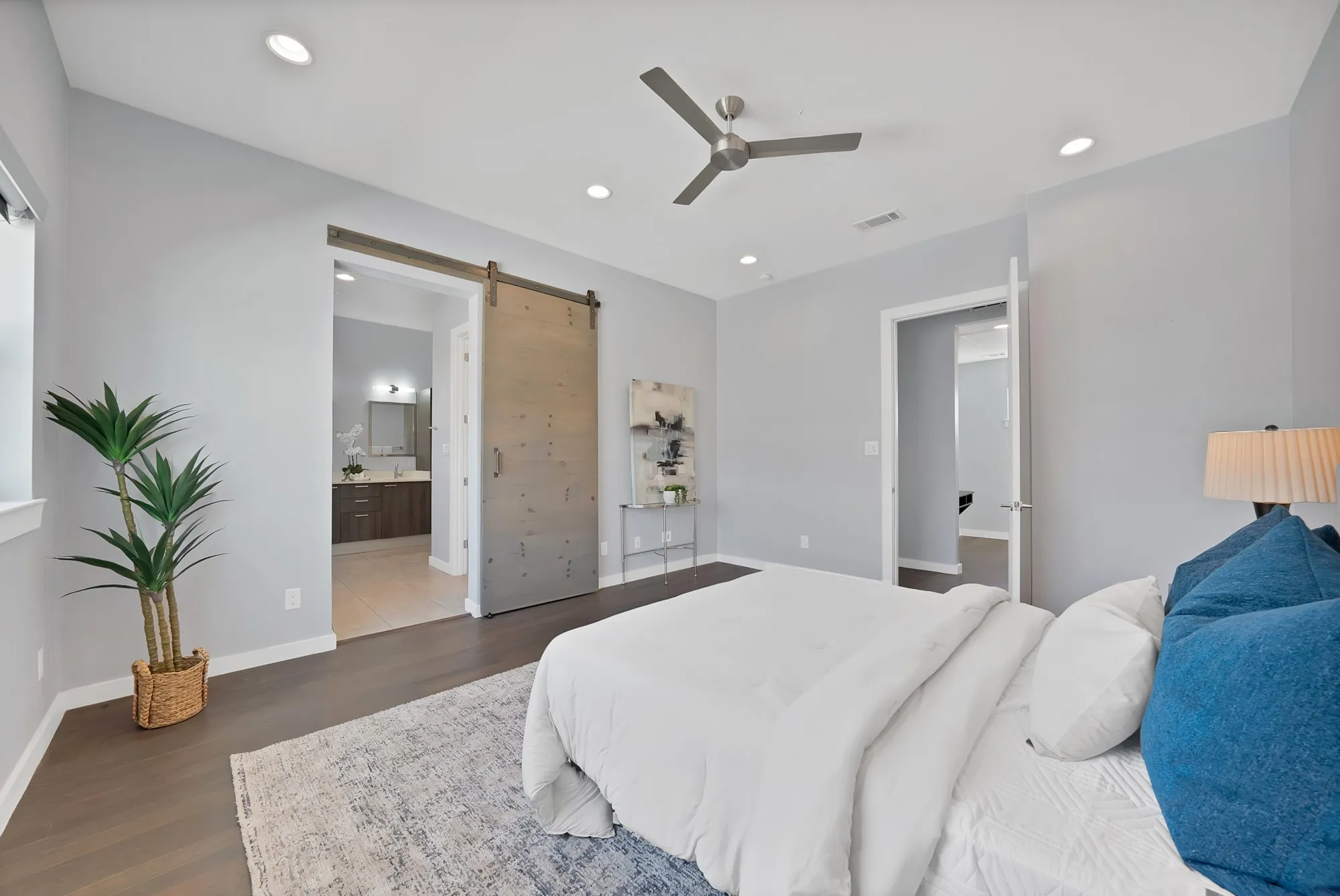 Townhouse For Rent in Dallas County , 4935 Zuma Court, Dallas, Texas 75206, 3 Bedroom, 4 Bathroom, 2 Garage spaces, 2,018 Sqft, built in 2015, mls#21396444, Real Estate Agent in Dallas, Homes For Rent in Dallas county, Homes For Rent in Dallas, Realtor in Dallas Texas, Real Estate Brokerage Independent Realty Texas, Luminita Cordes Realtor