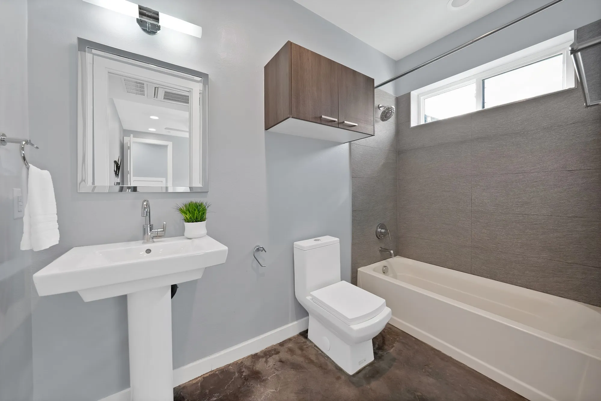 Townhouse For Rent in Dallas County , 4935 Zuma Court, Dallas, Texas 75206, 3 Bedroom, 4 Bathroom, 2 Garage spaces, 2,018 Sqft, built in 2015, mls#21396444, Real Estate Agent in Dallas, Homes For Rent in Dallas county, Homes For Rent in Dallas, Realtor in Dallas Texas, Real Estate Brokerage Independent Realty Texas, Luminita Cordes Realtor