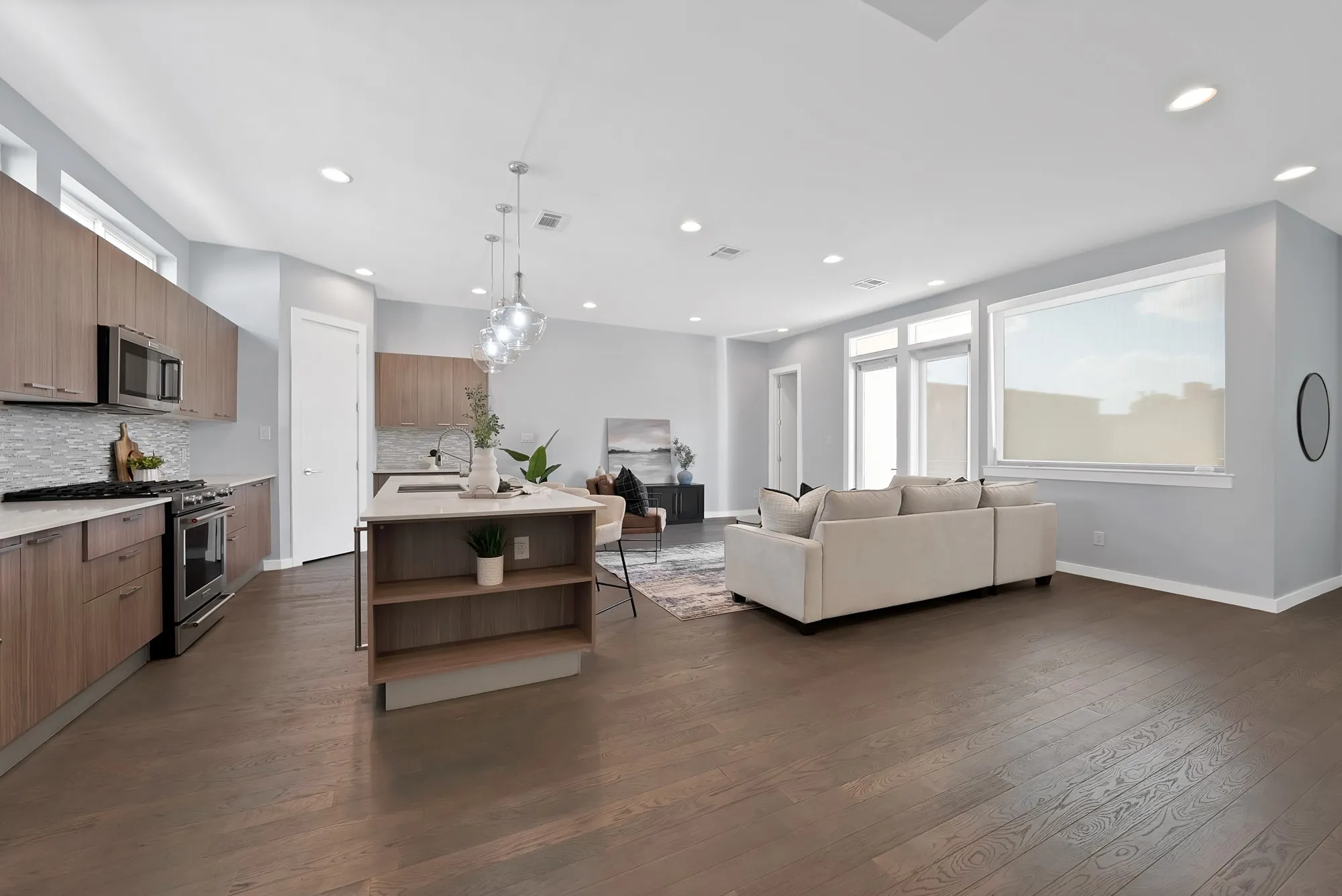 Townhouse For Rent in Dallas County , 4935 Zuma Court, Dallas, Texas 75206, 3 Bedroom, 4 Bathroom, 2 Garage spaces, 2,018 Sqft, built in 2015, mls#21396444, Real Estate Agent in Dallas, Homes For Rent in Dallas county, Homes For Rent in Dallas, Realtor in Dallas Texas, Real Estate Brokerage Independent Realty Texas, Luminita Cordes Realtor