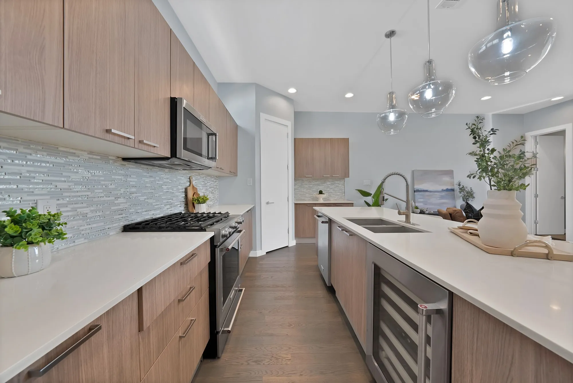Townhouse For Rent in Dallas County , 4935 Zuma Court, Dallas, Texas 75206, 3 Bedroom, 4 Bathroom, 2 Garage spaces, 2,018 Sqft, built in 2015, mls#21396444, Real Estate Agent in Dallas, Homes For Rent in Dallas county, Homes For Rent in Dallas, Realtor in Dallas Texas, Real Estate Brokerage Independent Realty Texas, Luminita Cordes Realtor