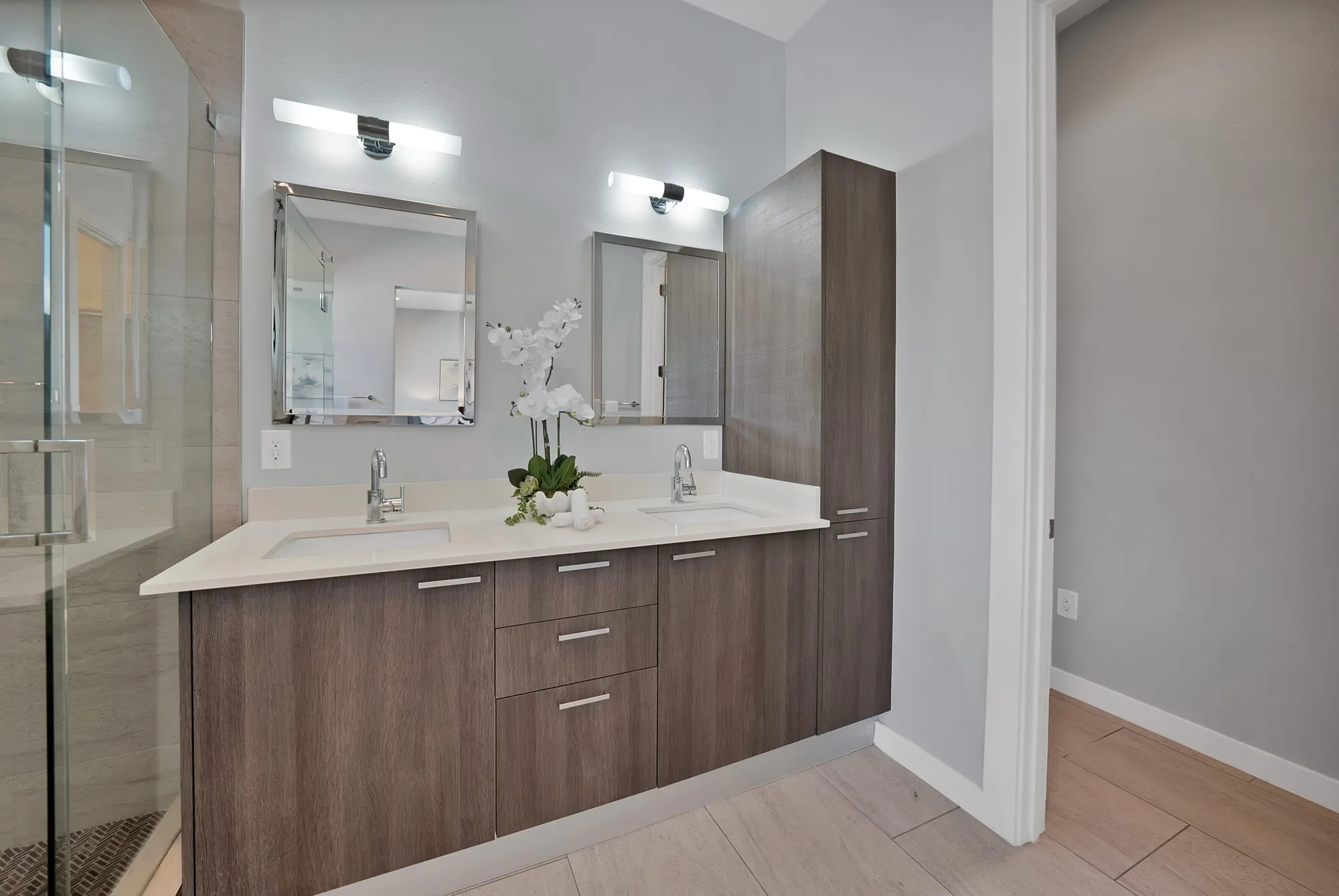 Townhouse For Rent in Dallas County , 4935 Zuma Court, Dallas, Texas 75206, 3 Bedroom, 4 Bathroom, 2 Garage spaces, 2,018 Sqft, built in 2015, mls#21396444, Real Estate Agent in Dallas, Homes For Rent in Dallas county, Homes For Rent in Dallas, Realtor in Dallas Texas, Real Estate Brokerage Independent Realty Texas, Luminita Cordes Realtor