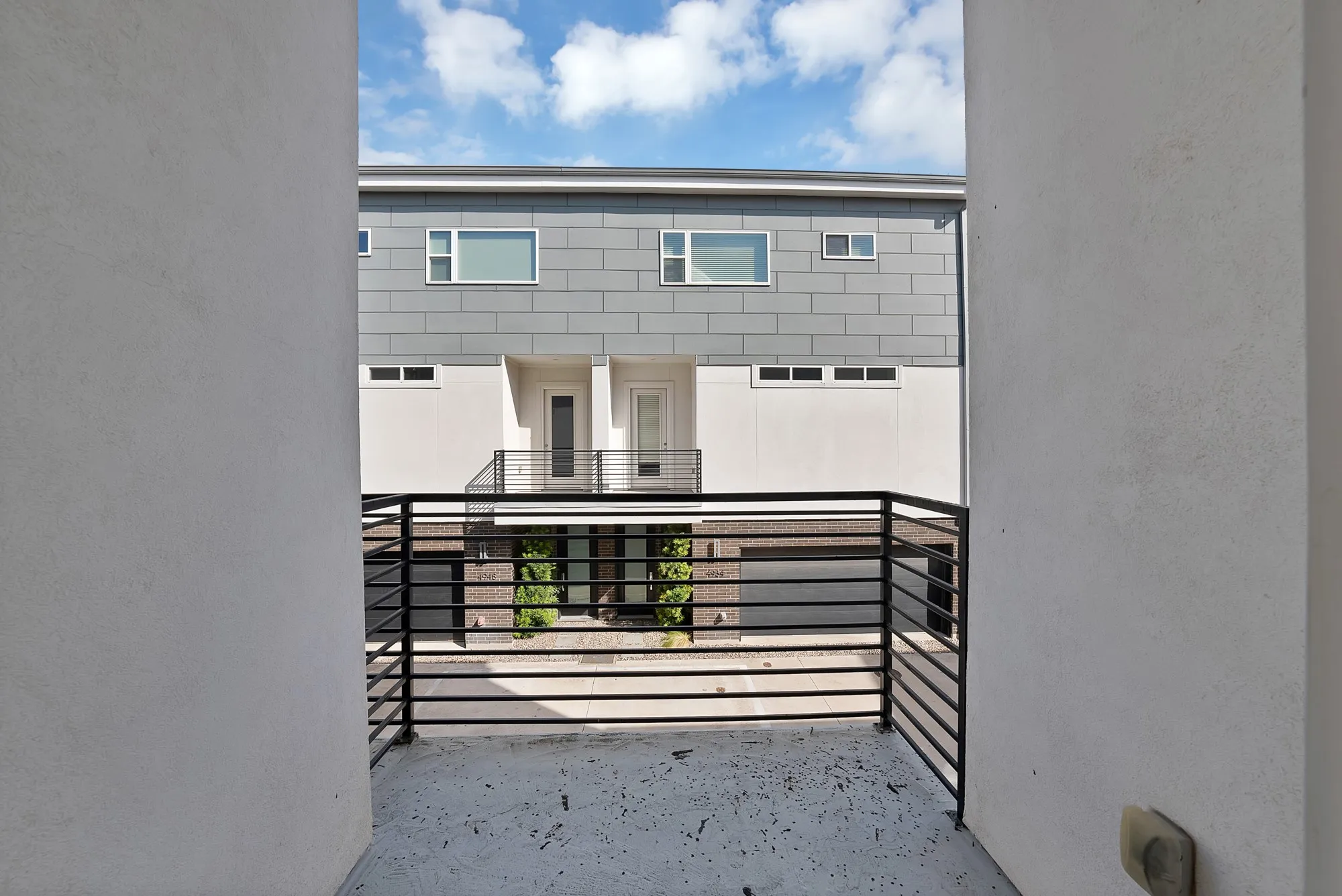 Townhouse For Rent in Dallas County , 4935 Zuma Court, Dallas, Texas 75206, 3 Bedroom, 4 Bathroom, 2 Garage spaces, 2,018 Sqft, built in 2015, mls#21396444, Real Estate Agent in Dallas, Homes For Rent in Dallas county, Homes For Rent in Dallas, Realtor in Dallas Texas, Real Estate Brokerage Independent Realty Texas, Luminita Cordes Realtor