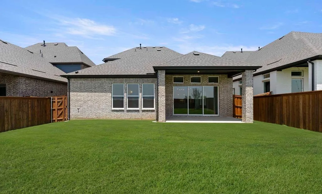 Rear Exterior Design Representative Photo