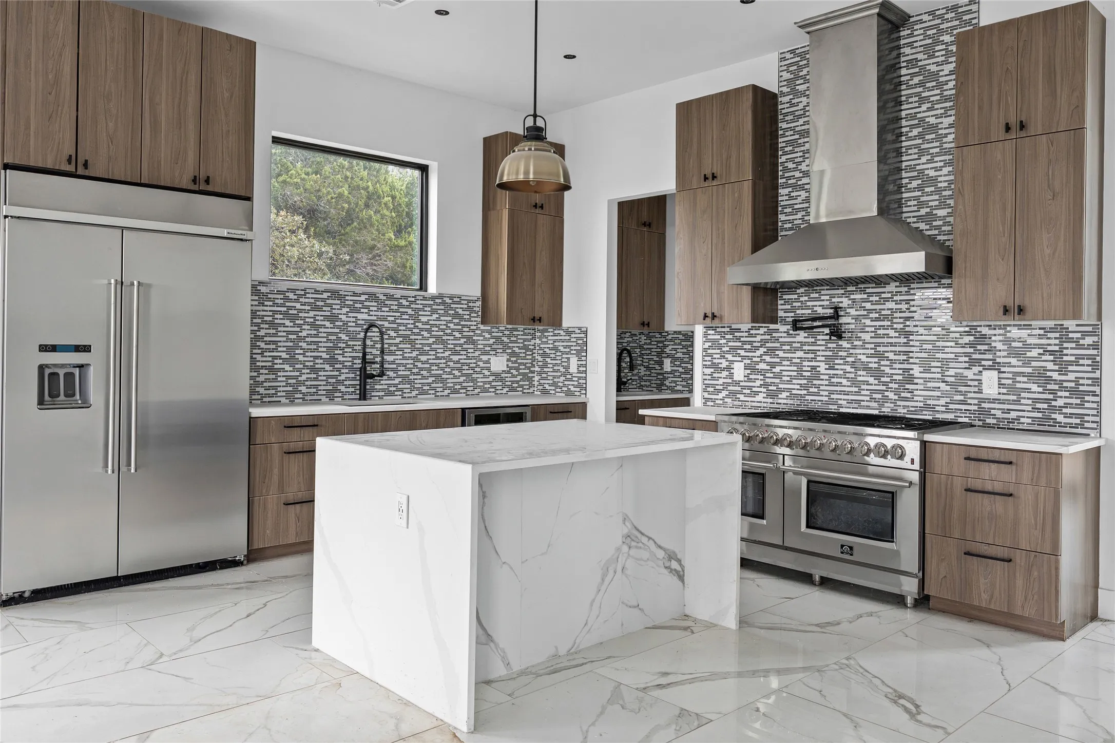 Single Family Residence For Sale in Bell County , 4997 Comanche Drive, Temple, Texas 76502, 3 Bedroom, 3 Bathroom, 2 Garage spaces, 3,881 Sqft, built in 2022, mls#21395411, Real Estate Agent in Temple, Homes For Sale in Bell county, Homes For Sale in Temple, Realtor in Temple Texas, Real Estate Brokerage Independent Realty Texas, Luminita Cordes Realtor