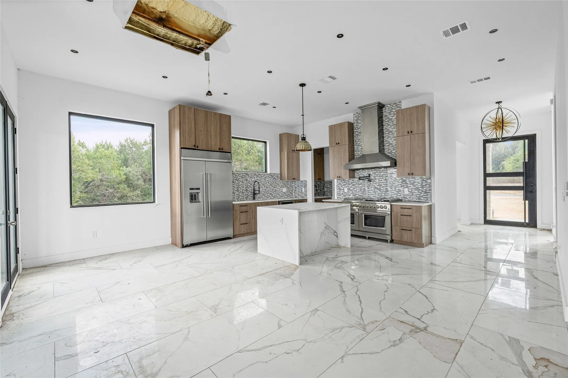 Single Family Residence For Sale in Bell County , 4997 Comanche Drive, Temple, Texas 76502, 3 Bedroom, 3 Bathroom, 2 Garage spaces, 3,881 Sqft, built in 2022, mls#21395411, Real Estate Agent in Temple, Homes For Sale in Bell county, Homes For Sale in Temple, Realtor in Temple Texas, Real Estate Brokerage Independent Realty Texas, Luminita Cordes Realtor