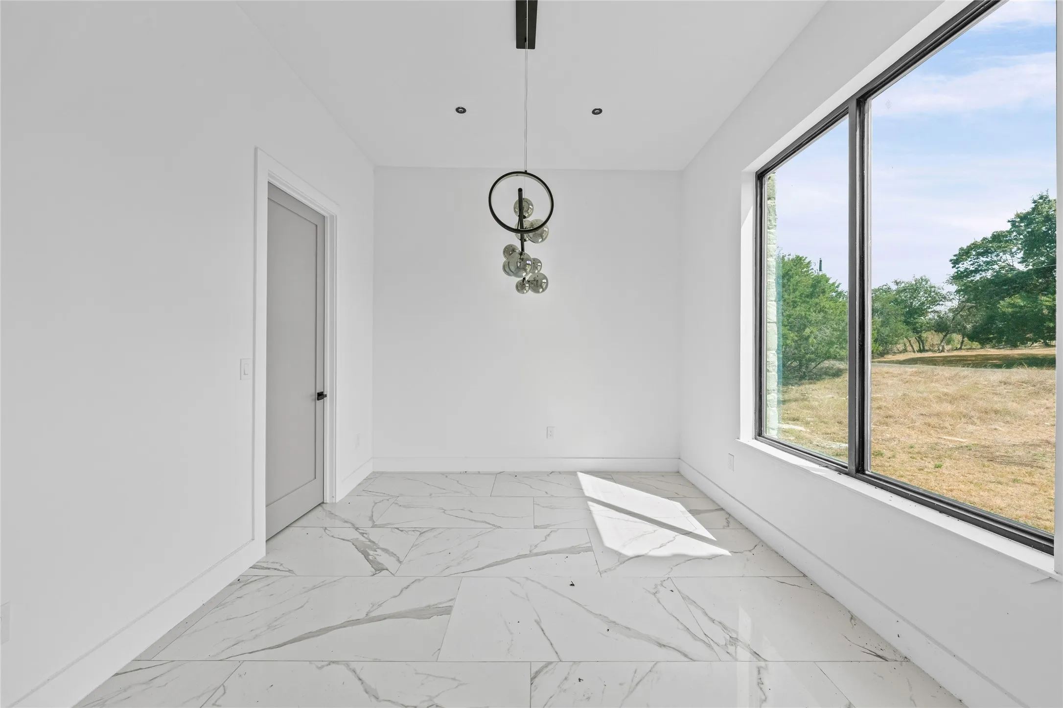 Single Family Residence For Sale in Bell County , 4997 Comanche Drive, Temple, Texas 76502, 3 Bedroom, 3 Bathroom, 2 Garage spaces, 3,881 Sqft, built in 2022, mls#21395411, Real Estate Agent in Temple, Homes For Sale in Bell county, Homes For Sale in Temple, Realtor in Temple Texas, Real Estate Brokerage Independent Realty Texas, Luminita Cordes Realtor