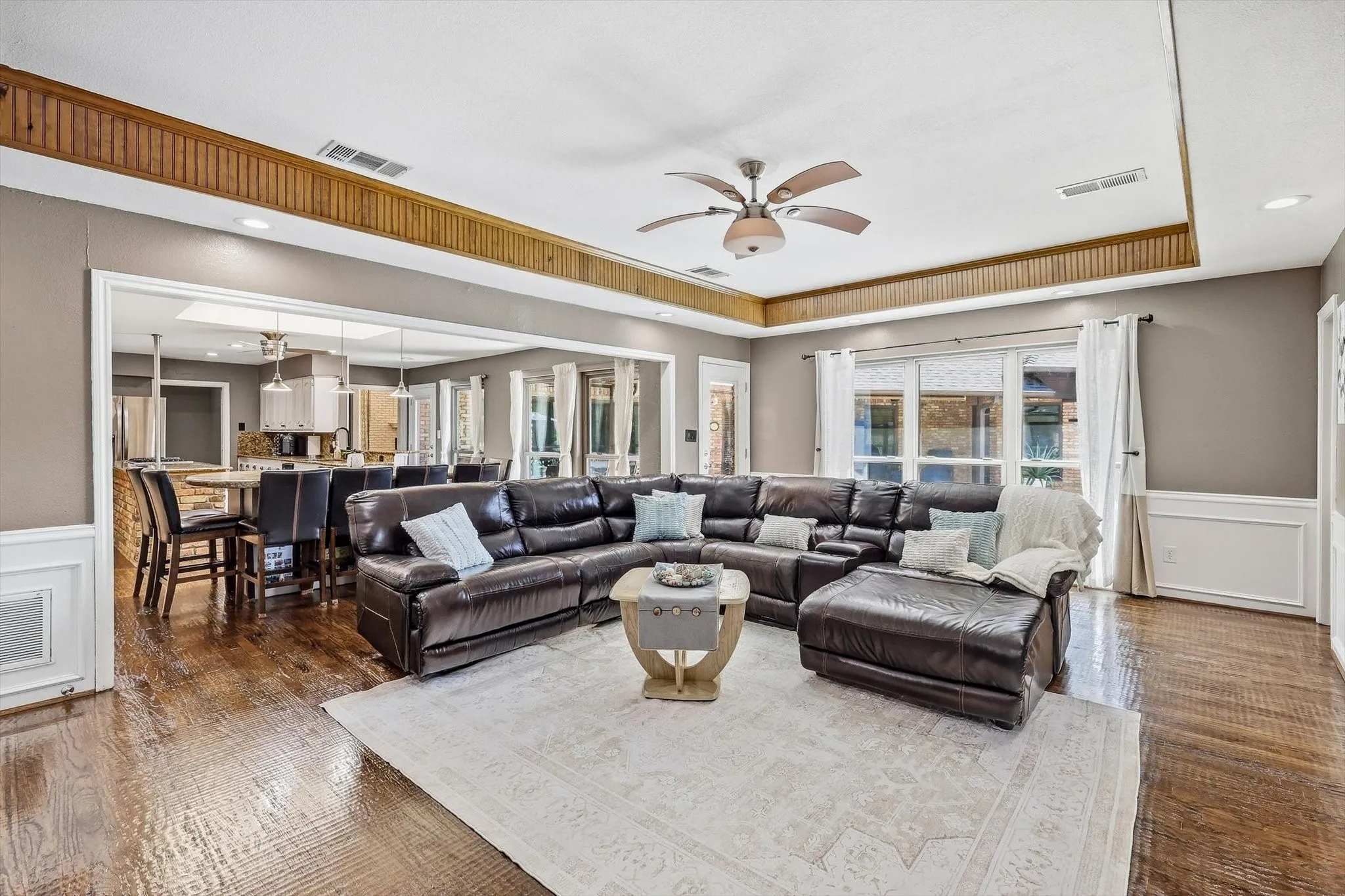 Single Family Residence For Sale in Denton County , 3801 Post Oak Road, Flower Mound, Texas 75022, 4 Bedroom, 4 Bathroom, 2 Garage spaces, 4,601 Sqft, built in 1986, mls#21394945, Real Estate Agent in Flower Mound, Homes For Sale in Denton county, Homes For Sale in Flower Mound, Realtor in Flower Mound Texas, Real Estate Brokerage Independent Realty Texas, Luminita Cordes Realtor