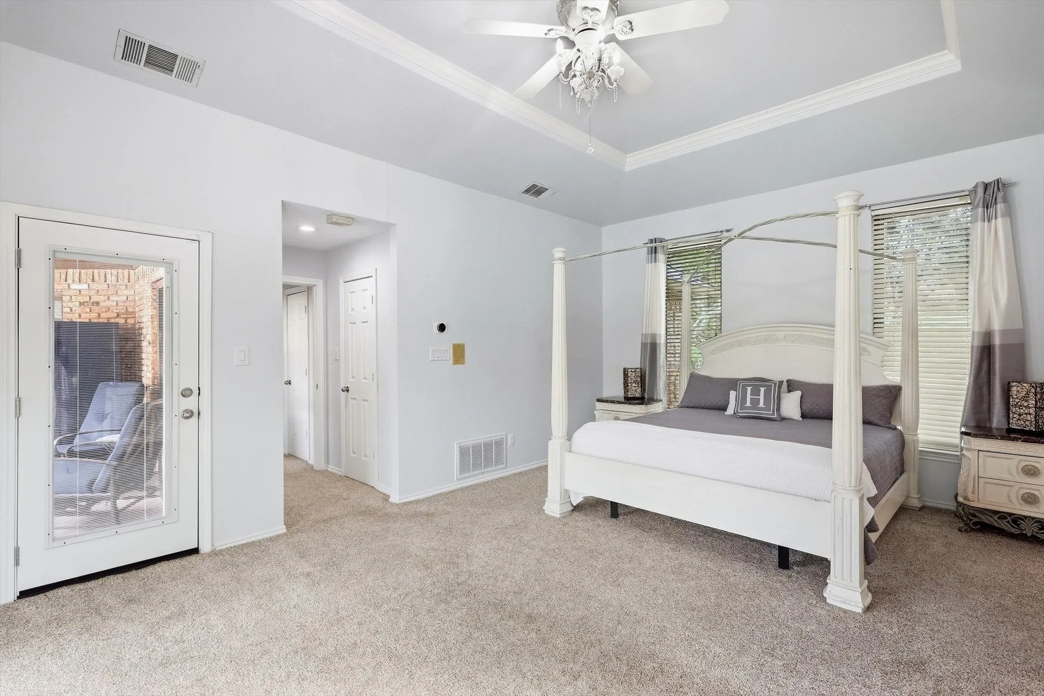 Single Family Residence For Sale in Denton County , 3801 Post Oak Road, Flower Mound, Texas 75022, 4 Bedroom, 4 Bathroom, 2 Garage spaces, 4,601 Sqft, built in 1986, mls#21394945, Real Estate Agent in Flower Mound, Homes For Sale in Denton county, Homes For Sale in Flower Mound, Realtor in Flower Mound Texas, Real Estate Brokerage Independent Realty Texas, Luminita Cordes Realtor
