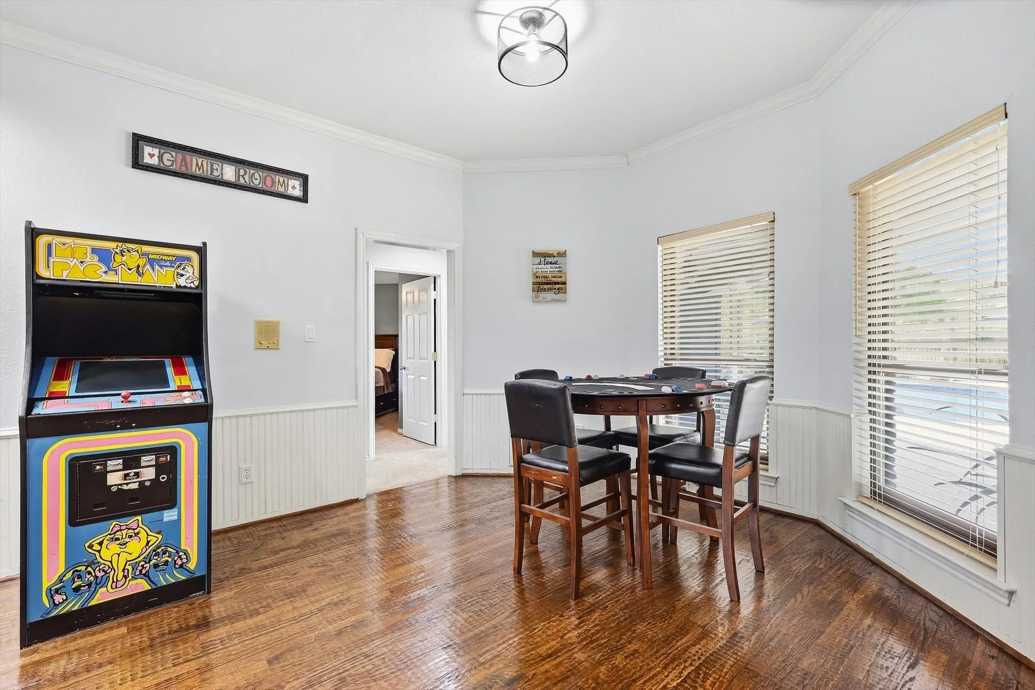 Single Family Residence For Sale in Denton County , 3801 Post Oak Road, Flower Mound, Texas 75022, 4 Bedroom, 4 Bathroom, 2 Garage spaces, 4,601 Sqft, built in 1986, mls#21394945, Real Estate Agent in Flower Mound, Homes For Sale in Denton county, Homes For Sale in Flower Mound, Realtor in Flower Mound Texas, Real Estate Brokerage Independent Realty Texas, Luminita Cordes Realtor