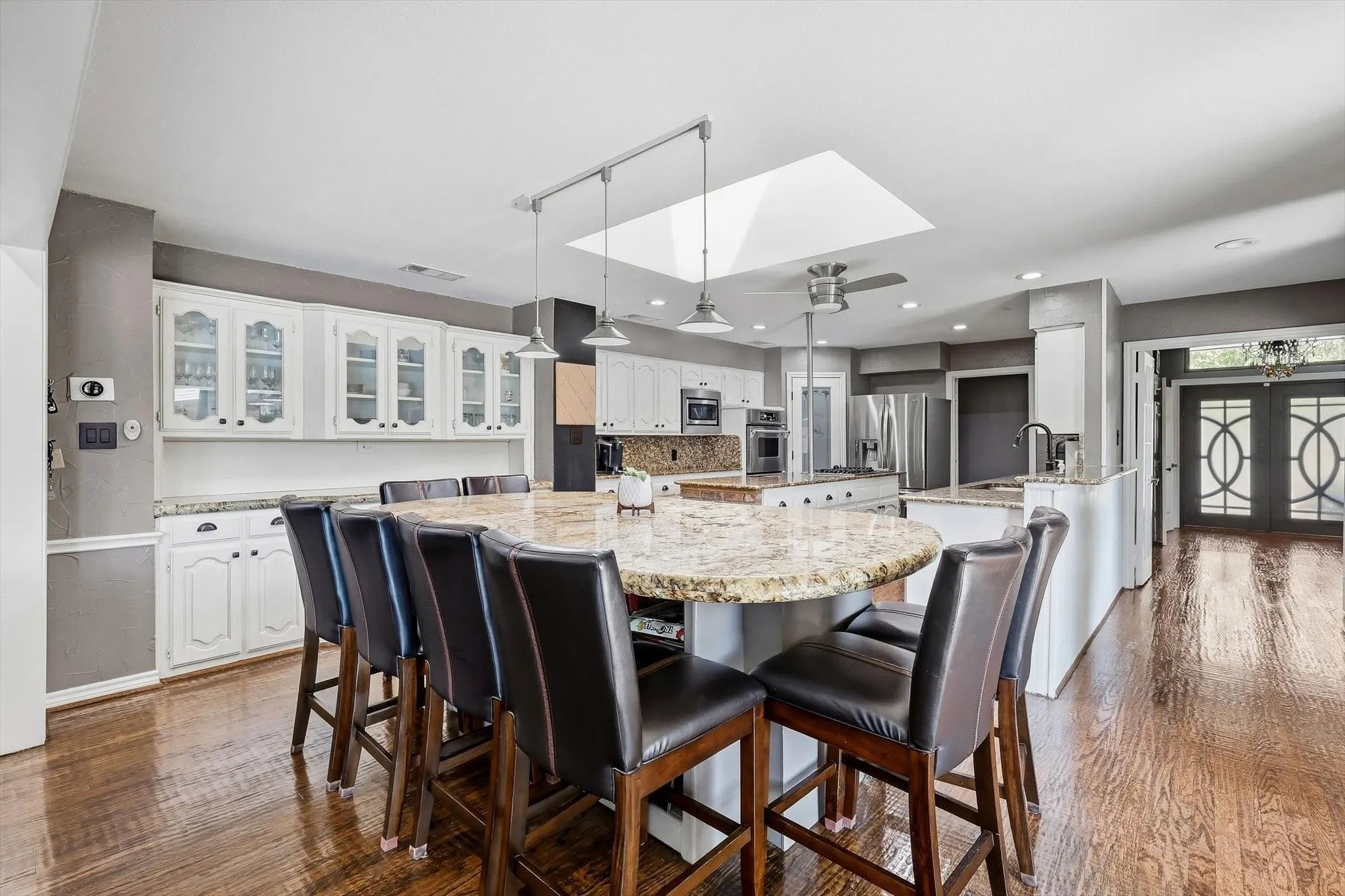 Single Family Residence For Sale in Denton County , 3801 Post Oak Road, Flower Mound, Texas 75022, 4 Bedroom, 4 Bathroom, 2 Garage spaces, 4,601 Sqft, built in 1986, mls#21394945, Real Estate Agent in Flower Mound, Homes For Sale in Denton county, Homes For Sale in Flower Mound, Realtor in Flower Mound Texas, Real Estate Brokerage Independent Realty Texas, Luminita Cordes Realtor