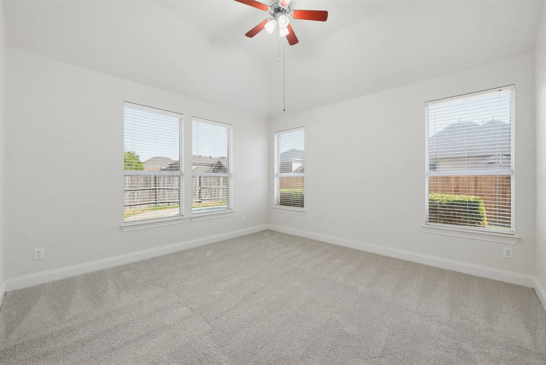 Single Family Residence For Sale in Dallas County , 5168 Finnhorse Drive, Grand Prairie, Texas 75052, 4 Bedroom, 3 Bathroom, 2 Garage spaces, 2,933 Sqft, built in 2009, mls#21392808, Real Estate Agent in Grand Prairie, Homes For Sale in Dallas county, Homes For Sale in Grand Prairie, Realtor in Grand Prairie Texas, Real Estate Brokerage Independent Realty Texas, Luminita Cordes Realtor