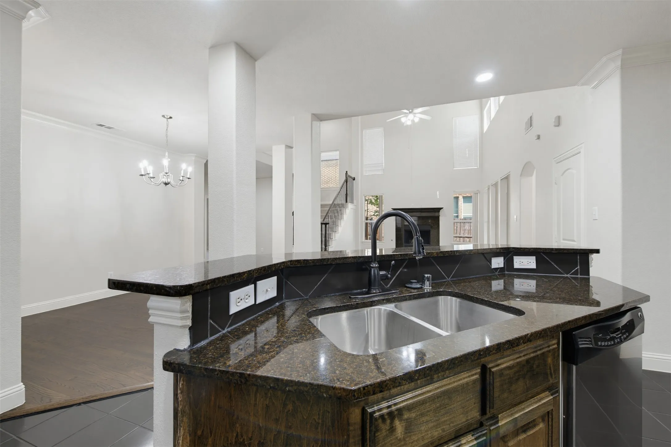 Single Family Residence For Sale in Dallas County , 5168 Finnhorse Drive, Grand Prairie, Texas 75052, 4 Bedroom, 3 Bathroom, 2 Garage spaces, 2,933 Sqft, built in 2009, mls#21392808, Real Estate Agent in Grand Prairie, Homes For Sale in Dallas county, Homes For Sale in Grand Prairie, Realtor in Grand Prairie Texas, Real Estate Brokerage Independent Realty Texas, Luminita Cordes Realtor