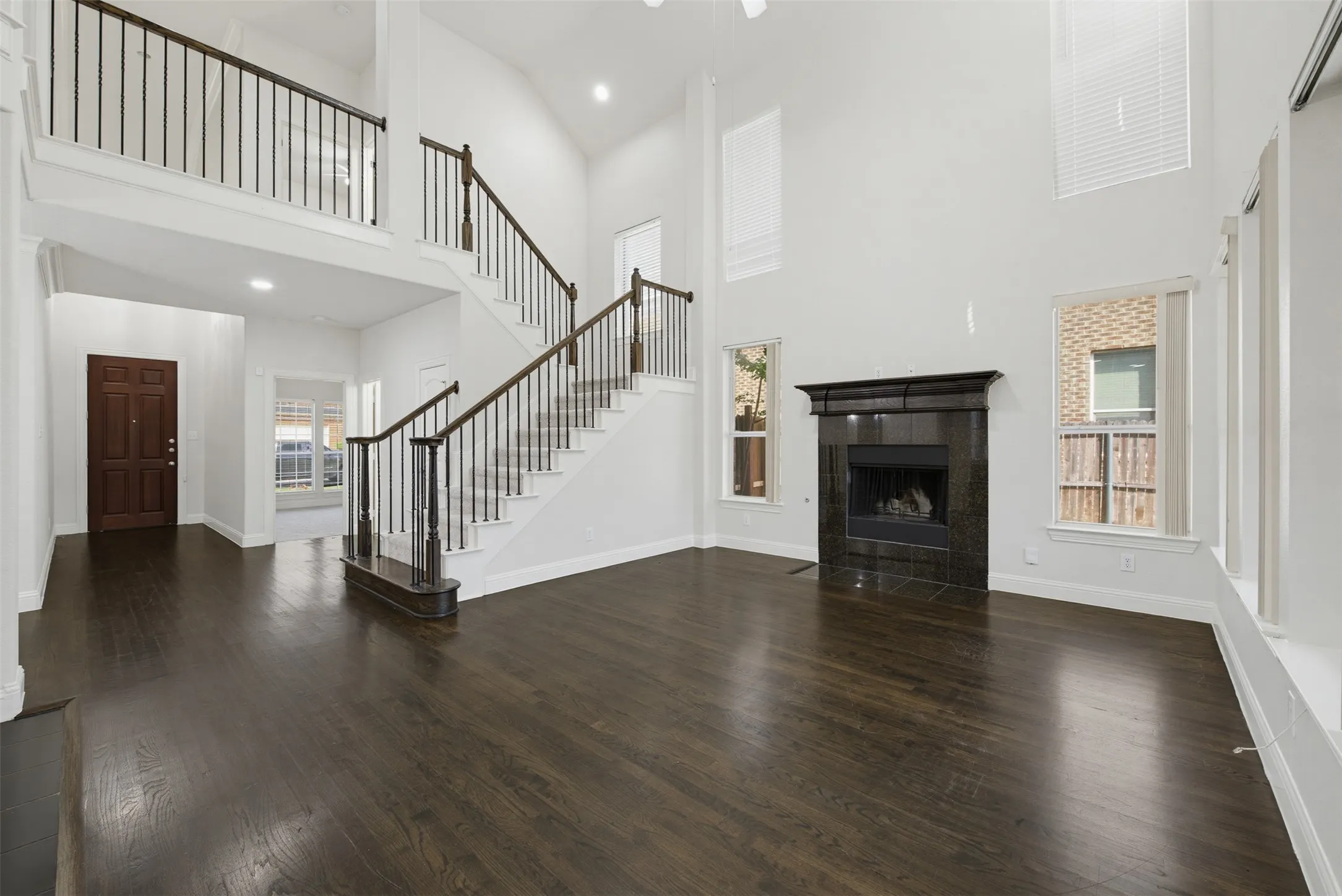 Single Family Residence For Sale in Dallas County , 5168 Finnhorse Drive, Grand Prairie, Texas 75052, 4 Bedroom, 3 Bathroom, 2 Garage spaces, 2,933 Sqft, built in 2009, mls#21392808, Real Estate Agent in Grand Prairie, Homes For Sale in Dallas county, Homes For Sale in Grand Prairie, Realtor in Grand Prairie Texas, Real Estate Brokerage Independent Realty Texas, Luminita Cordes Realtor