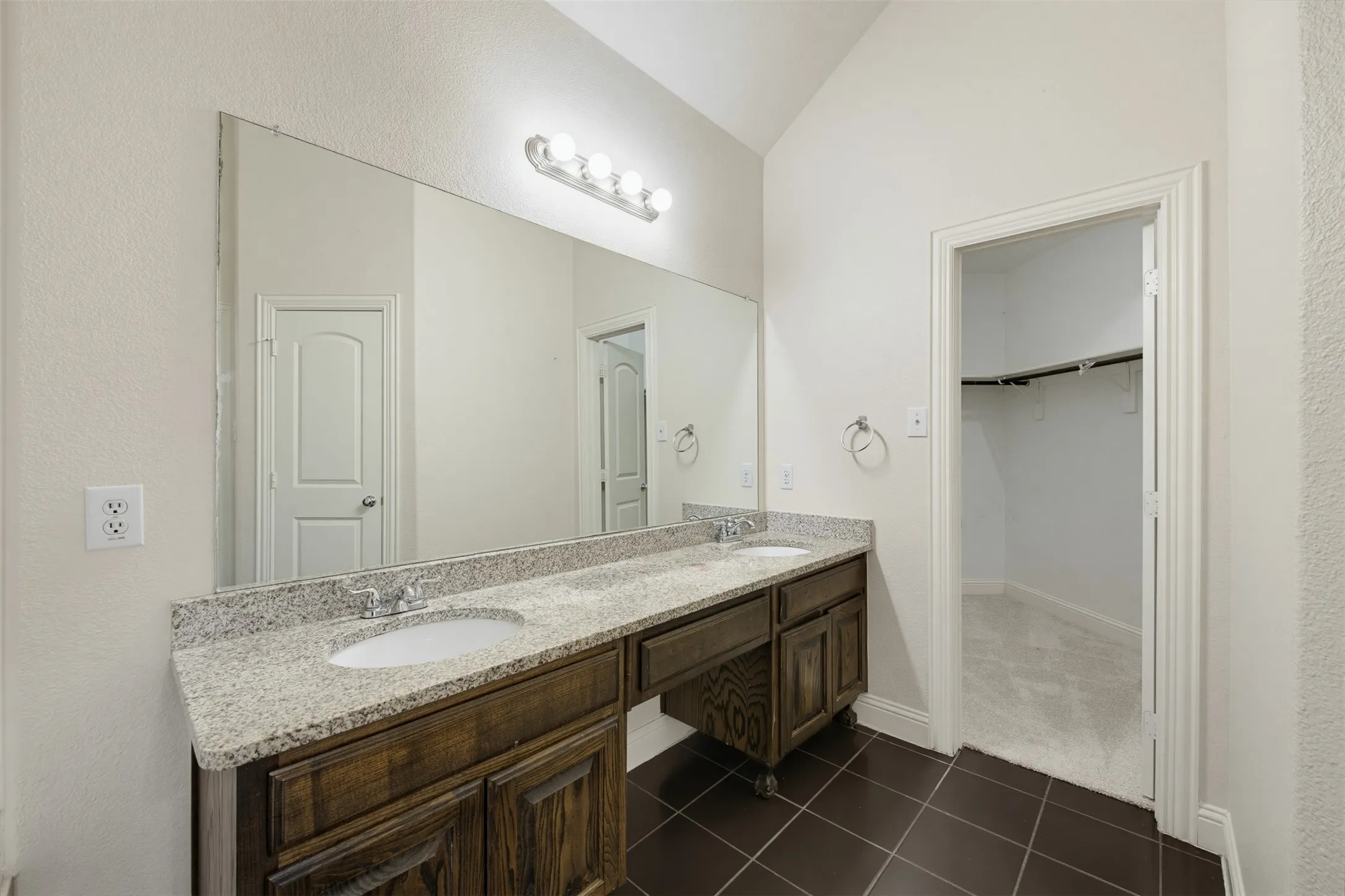 Single Family Residence For Sale in Dallas County , 5168 Finnhorse Drive, Grand Prairie, Texas 75052, 4 Bedroom, 3 Bathroom, 2 Garage spaces, 2,933 Sqft, built in 2009, mls#21392808, Real Estate Agent in Grand Prairie, Homes For Sale in Dallas county, Homes For Sale in Grand Prairie, Realtor in Grand Prairie Texas, Real Estate Brokerage Independent Realty Texas, Luminita Cordes Realtor