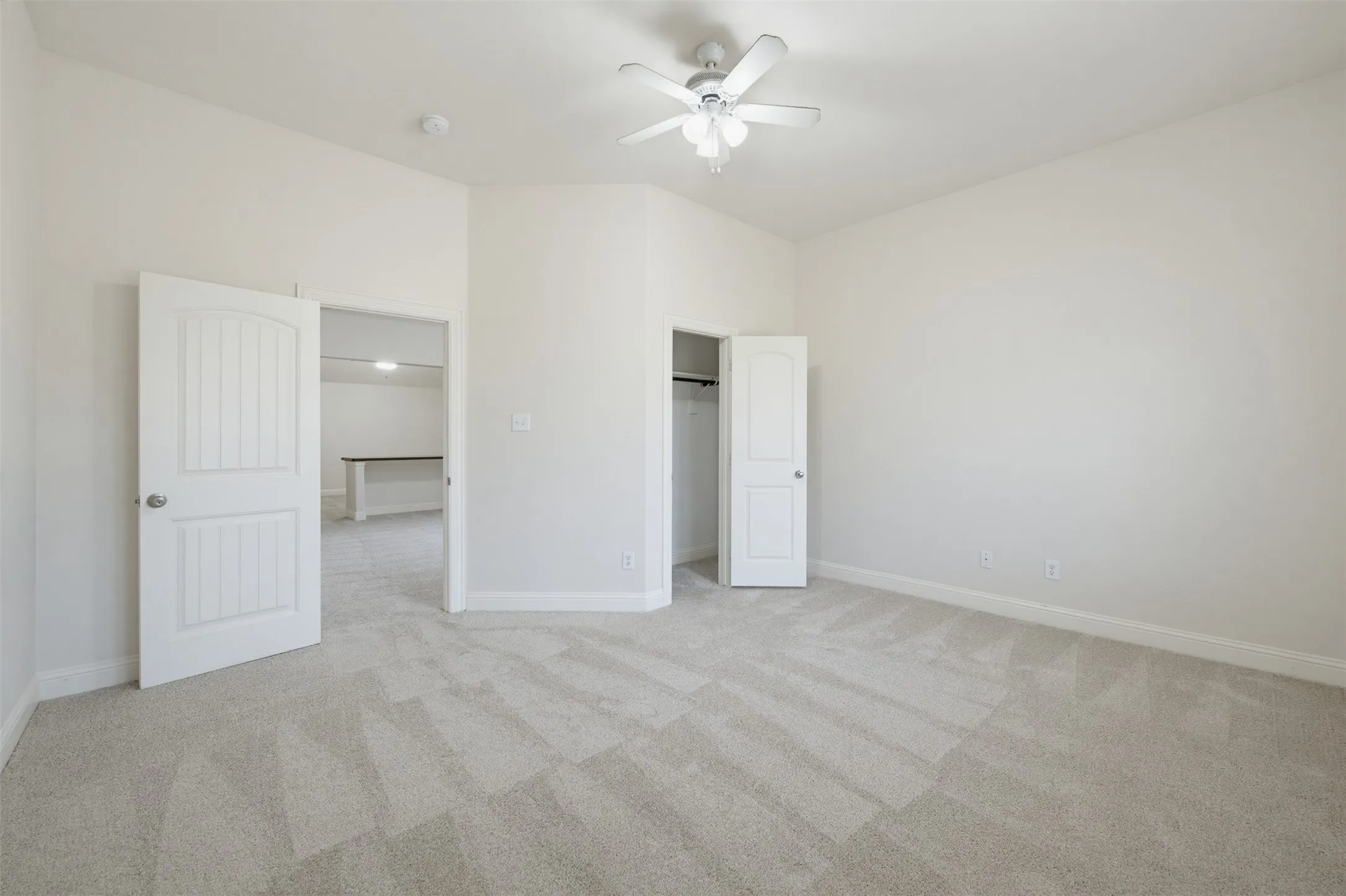 Single Family Residence For Sale in Dallas County , 5168 Finnhorse Drive, Grand Prairie, Texas 75052, 4 Bedroom, 3 Bathroom, 2 Garage spaces, 2,933 Sqft, built in 2009, mls#21392808, Real Estate Agent in Grand Prairie, Homes For Sale in Dallas county, Homes For Sale in Grand Prairie, Realtor in Grand Prairie Texas, Real Estate Brokerage Independent Realty Texas, Luminita Cordes Realtor