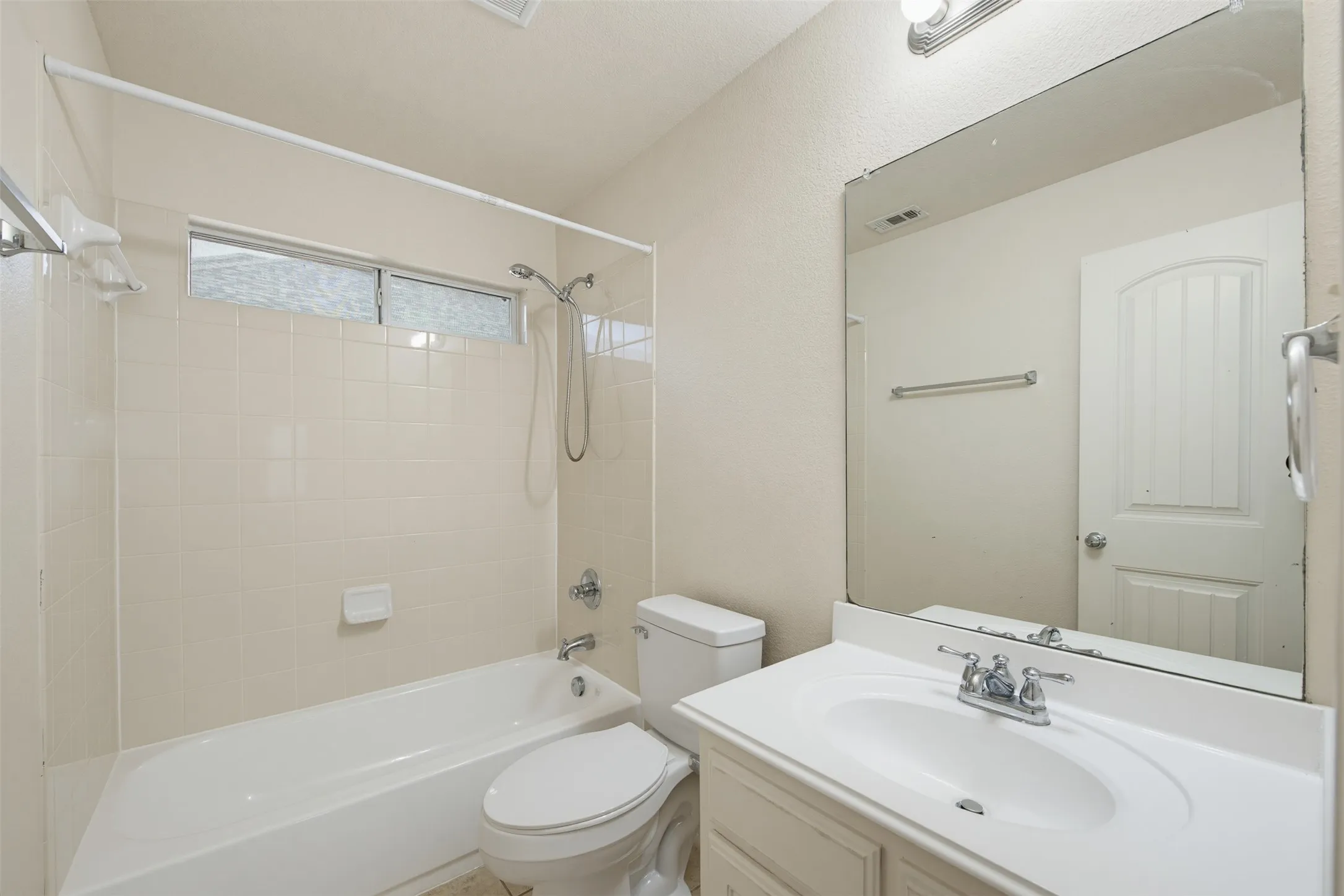 Single Family Residence For Sale in Dallas County , 5168 Finnhorse Drive, Grand Prairie, Texas 75052, 4 Bedroom, 3 Bathroom, 2 Garage spaces, 2,933 Sqft, built in 2009, mls#21392808, Real Estate Agent in Grand Prairie, Homes For Sale in Dallas county, Homes For Sale in Grand Prairie, Realtor in Grand Prairie Texas, Real Estate Brokerage Independent Realty Texas, Luminita Cordes Realtor