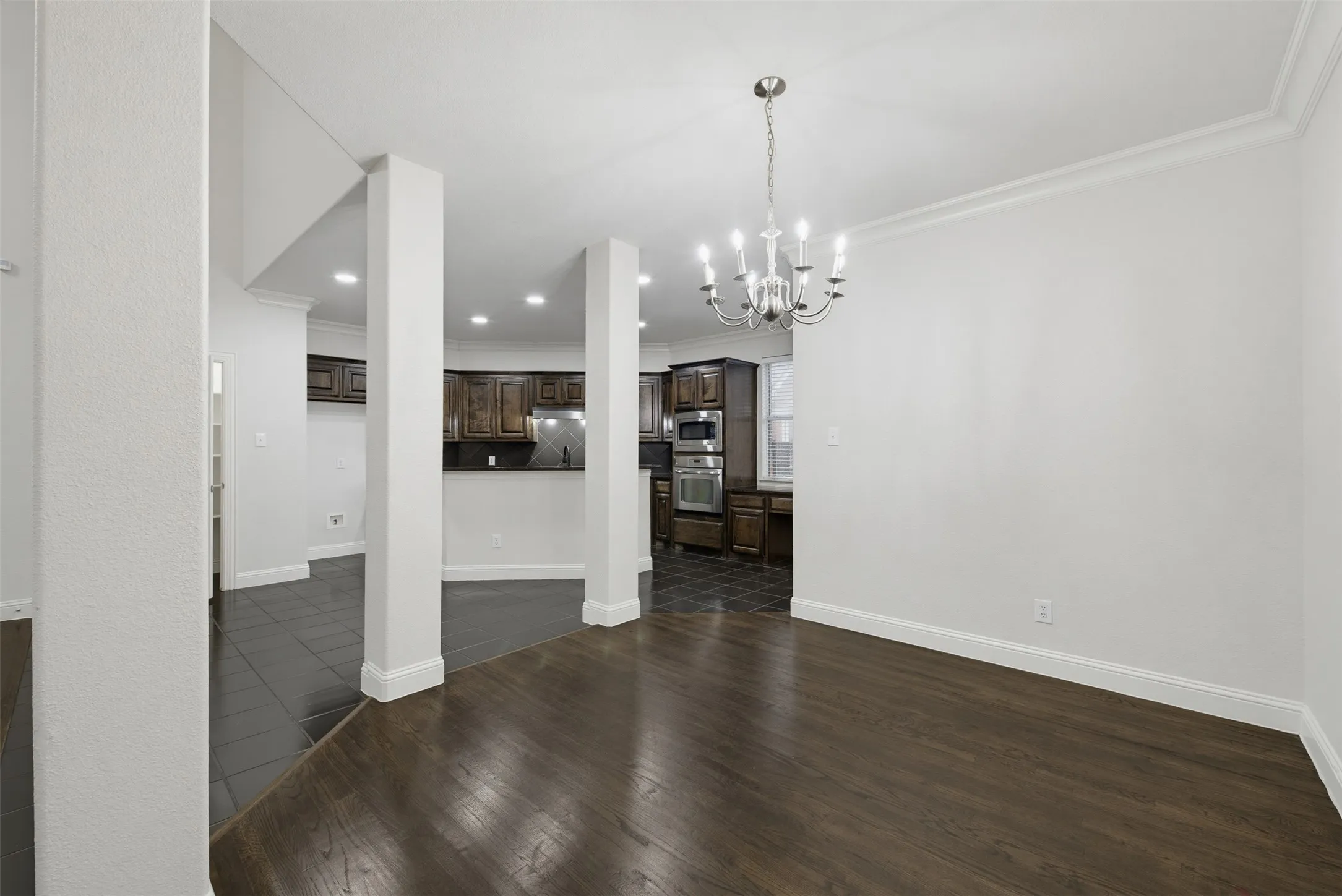 Single Family Residence For Sale in Dallas County , 5168 Finnhorse Drive, Grand Prairie, Texas 75052, 4 Bedroom, 3 Bathroom, 2 Garage spaces, 2,933 Sqft, built in 2009, mls#21392808, Real Estate Agent in Grand Prairie, Homes For Sale in Dallas county, Homes For Sale in Grand Prairie, Realtor in Grand Prairie Texas, Real Estate Brokerage Independent Realty Texas, Luminita Cordes Realtor