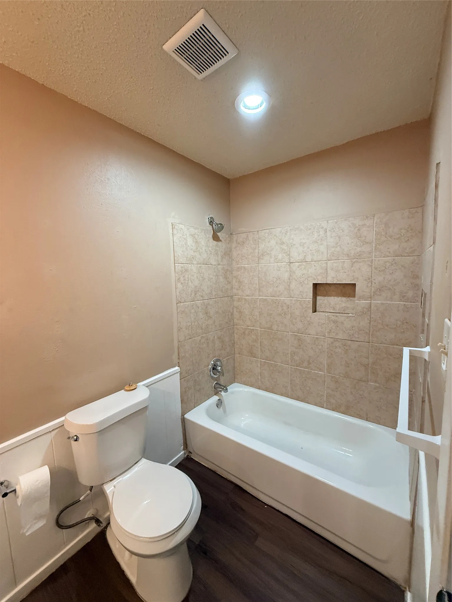 Single Family Residence For Rent in Denton County , 1217 Cordell Street, Denton, Texas 76201, 4 Bedroom, 2 Bathroom, 2 Garage spaces, 1,509 Sqft, built in 1960, mls#21396560, Real Estate Agent in Denton, Homes For Rent in Denton county, Homes For Rent in Denton, Realtor in Denton Texas, Real Estate Brokerage Independent Realty Texas, Luminita Cordes Realtor