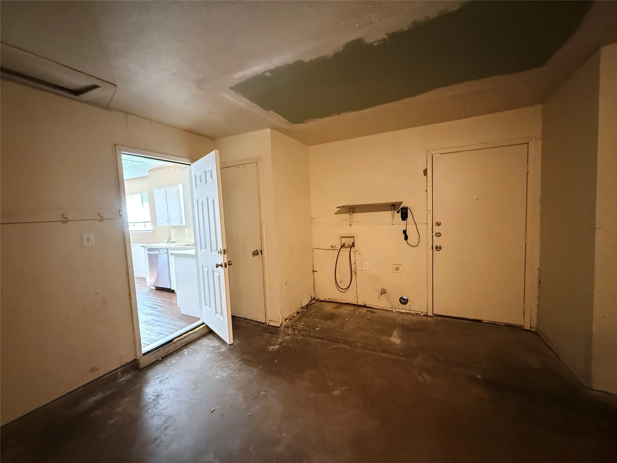 Single Family Residence For Rent in Denton County , 1217 Cordell Street, Denton, Texas 76201, 4 Bedroom, 2 Bathroom, 2 Garage spaces, 1,509 Sqft, built in 1960, mls#21396560, Real Estate Agent in Denton, Homes For Rent in Denton county, Homes For Rent in Denton, Realtor in Denton Texas, Real Estate Brokerage Independent Realty Texas, Luminita Cordes Realtor