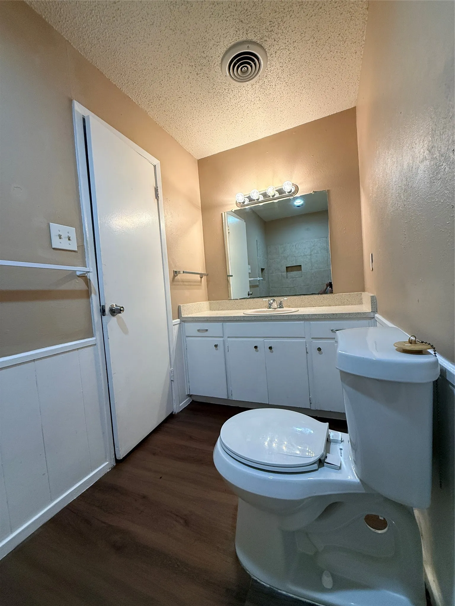 Single Family Residence For Rent in Denton County , 1217 Cordell Street, Denton, Texas 76201, 4 Bedroom, 2 Bathroom, 2 Garage spaces, 1,509 Sqft, built in 1960, mls#21396560, Real Estate Agent in Denton, Homes For Rent in Denton county, Homes For Rent in Denton, Realtor in Denton Texas, Real Estate Brokerage Independent Realty Texas, Luminita Cordes Realtor