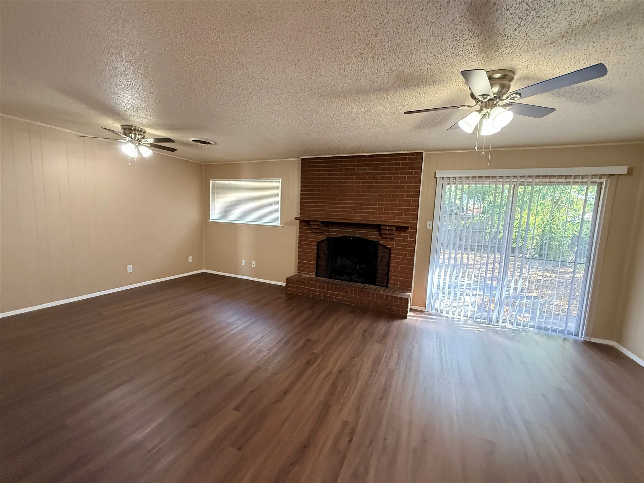 Single Family Residence For Rent in Denton County , 1217 Cordell Street, Denton, Texas 76201, 4 Bedroom, 2 Bathroom, 2 Garage spaces, 1,509 Sqft, built in 1960, mls#21396560, Real Estate Agent in Denton, Homes For Rent in Denton county, Homes For Rent in Denton, Realtor in Denton Texas, Real Estate Brokerage Independent Realty Texas, Luminita Cordes Realtor