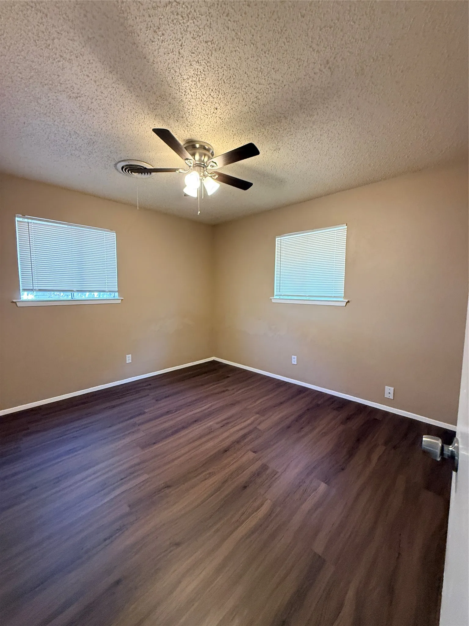 Single Family Residence For Rent in Denton County , 1217 Cordell Street, Denton, Texas 76201, 4 Bedroom, 2 Bathroom, 2 Garage spaces, 1,509 Sqft, built in 1960, mls#21396560, Real Estate Agent in Denton, Homes For Rent in Denton county, Homes For Rent in Denton, Realtor in Denton Texas, Real Estate Brokerage Independent Realty Texas, Luminita Cordes Realtor