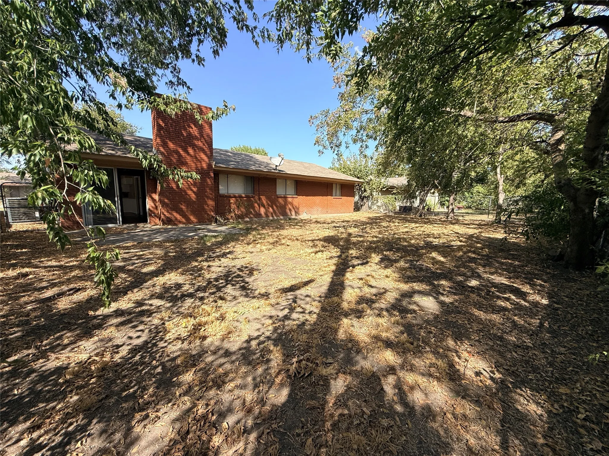 Single Family Residence For Rent in Denton County , 1217 Cordell Street, Denton, Texas 76201, 4 Bedroom, 2 Bathroom, 2 Garage spaces, 1,509 Sqft, built in 1960, mls#21396560, Real Estate Agent in Denton, Homes For Rent in Denton county, Homes For Rent in Denton, Realtor in Denton Texas, Real Estate Brokerage Independent Realty Texas, Luminita Cordes Realtor