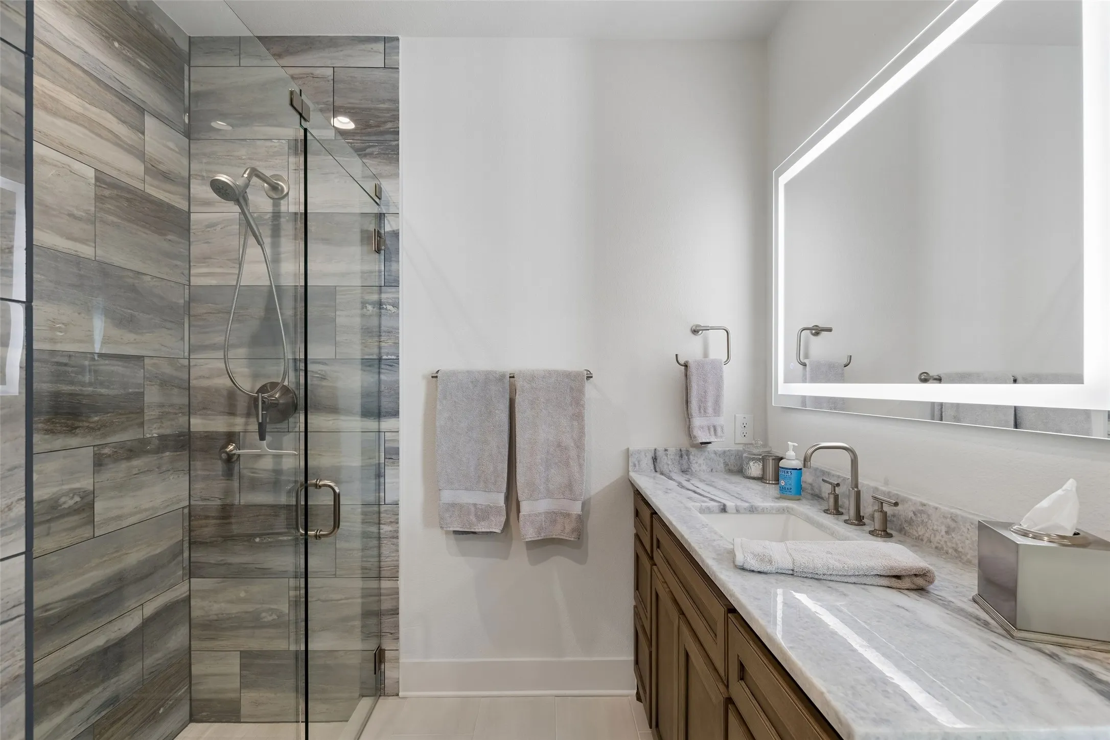 Single Family Residence For Sale in Denton County , 2618 Cayenne Drive, Argyle, Texas 76226, 5 Bedroom, 7 Bathroom, 4 Garage spaces, 5,637 Sqft, built in 2024, mls#21392216, Real Estate Agent in Argyle, Homes For Sale in Denton county, Homes For Sale in Argyle, Realtor in Argyle Texas, Real Estate Brokerage Independent Realty Texas, Luminita Cordes Realtor