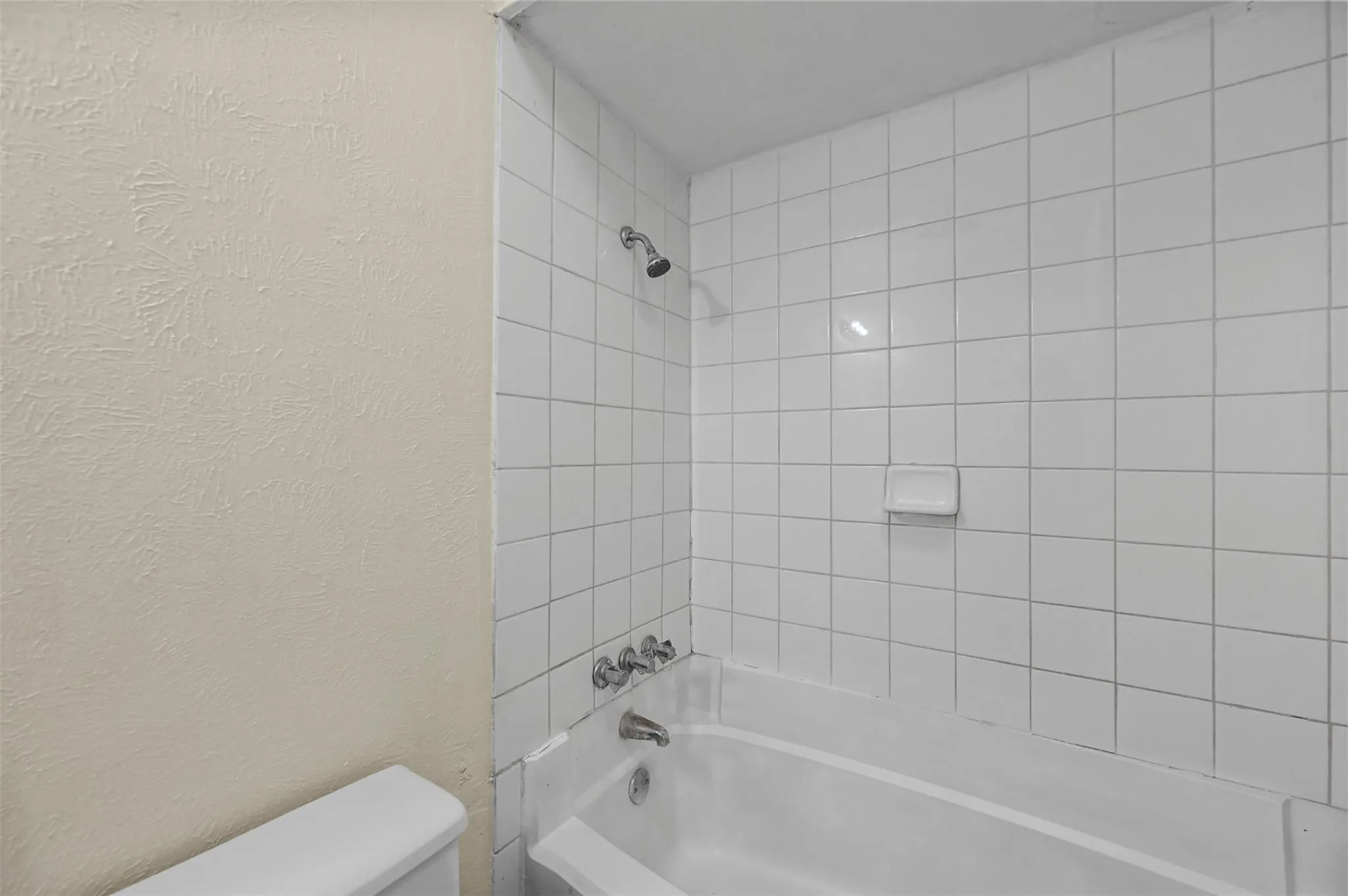 Quadruplex For Rent in Kaufman County , 505 N Morris Street 5, Terrell, Texas 75160, 1 Bedroom, 1 Bathroom, Garage spaces, 600 Sqft, built in 1983, mls#21396565, Real Estate Agent in Terrell, Homes For Rent in Kaufman county, Homes For Rent in Terrell, Realtor in Terrell Texas, Real Estate Brokerage Independent Realty Texas, Luminita Cordes Realtor
