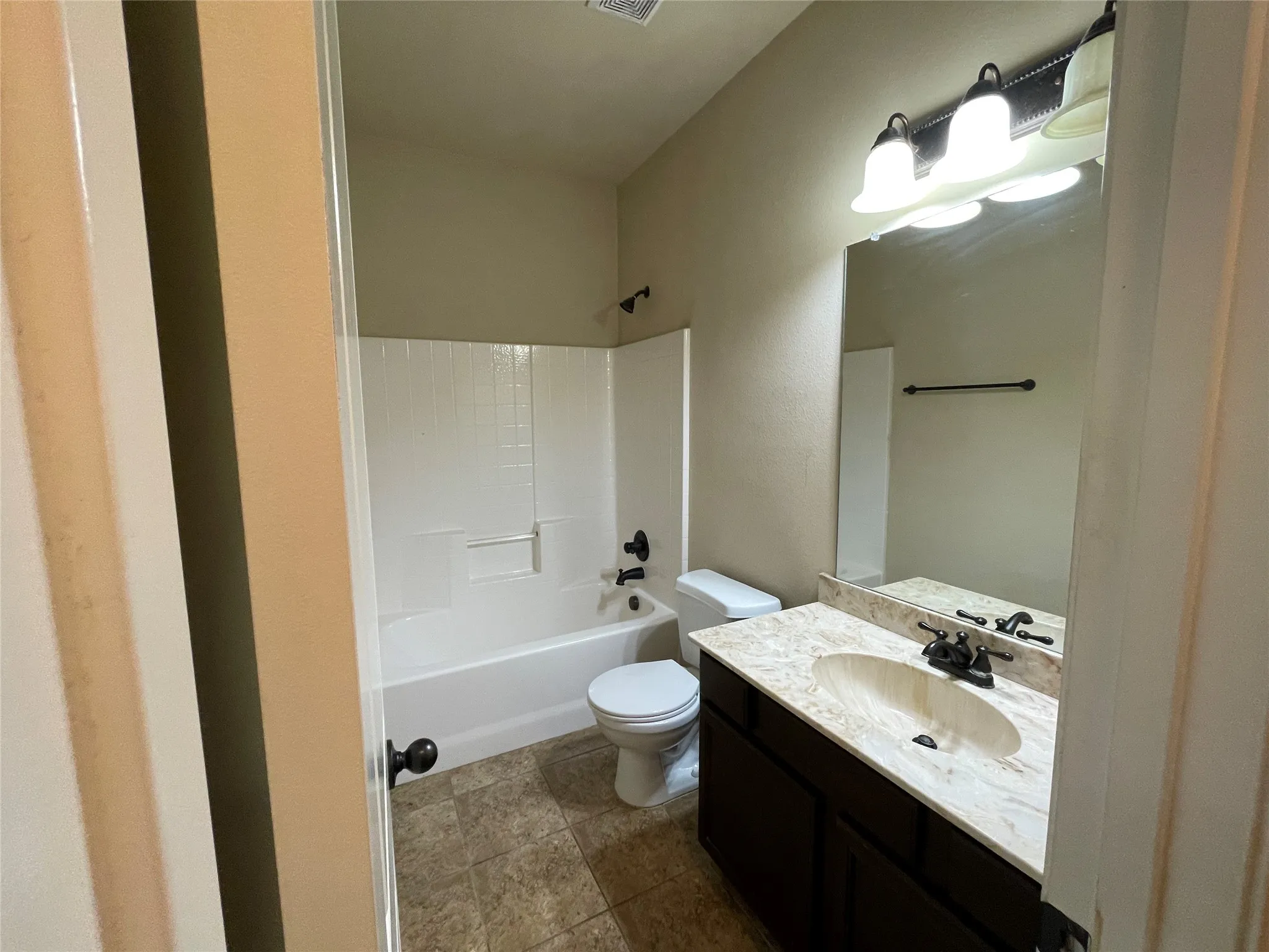 Duplex For Rent in Tarrant County , 1430 Ravenwood Lane, Mansfield, Texas 76063, 3 Bedroom, 2 Bathroom, 2 Garage spaces, 1,202 Sqft, built in 2009, mls#21394979, Real Estate Agent in Mansfield, Homes For Rent in Tarrant county, Homes For Rent in Mansfield, Realtor in Mansfield Texas, Real Estate Brokerage Independent Realty Texas, Luminita Cordes Realtor