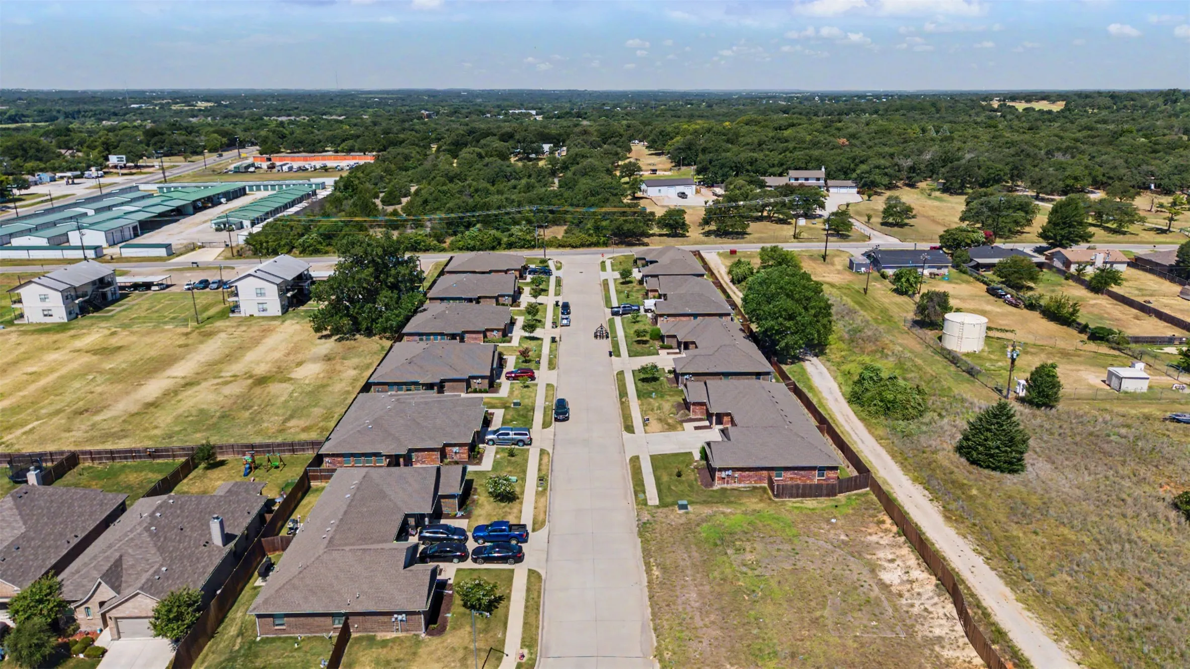 Duplex For Rent in Tarrant County , 1325 White Sand Drive 1329, Pelican Bay, Texas 76020, 3 Bedroom, 2 Bathroom, 1 Garage spaces, 1,227 Sqft, built in 2018, mls#21396414, Real Estate Agent in Pelican Bay, Homes For Rent in Tarrant county, Homes For Rent in Pelican Bay, Realtor in Pelican Bay Texas, Real Estate Brokerage Independent Realty Texas, Luminita Cordes Realtor
