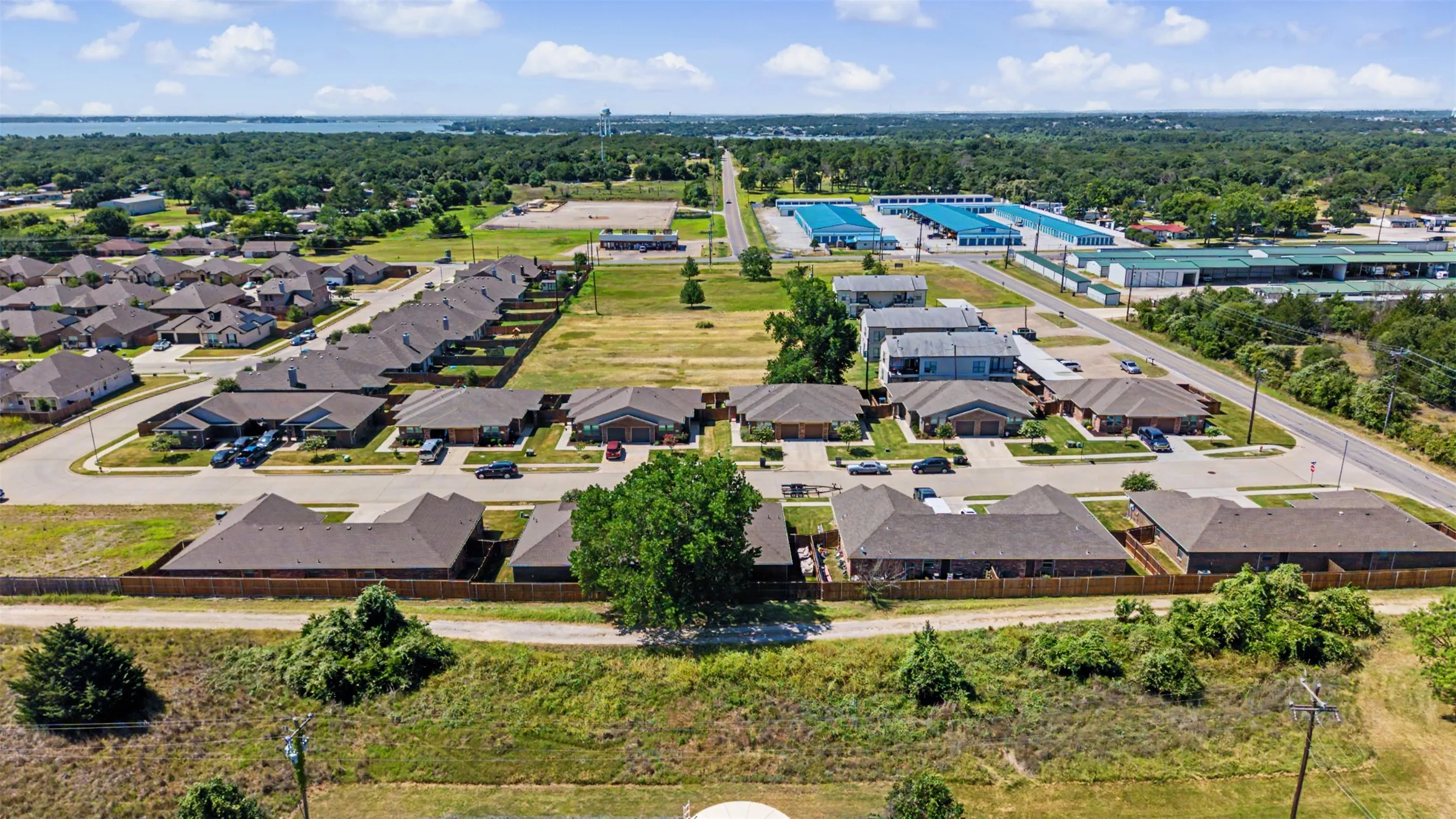 Duplex For Rent in Tarrant County , 1325 White Sand Drive 1329, Pelican Bay, Texas 76020, 3 Bedroom, 2 Bathroom, 1 Garage spaces, 1,227 Sqft, built in 2018, mls#21396414, Real Estate Agent in Pelican Bay, Homes For Rent in Tarrant county, Homes For Rent in Pelican Bay, Realtor in Pelican Bay Texas, Real Estate Brokerage Independent Realty Texas, Luminita Cordes Realtor