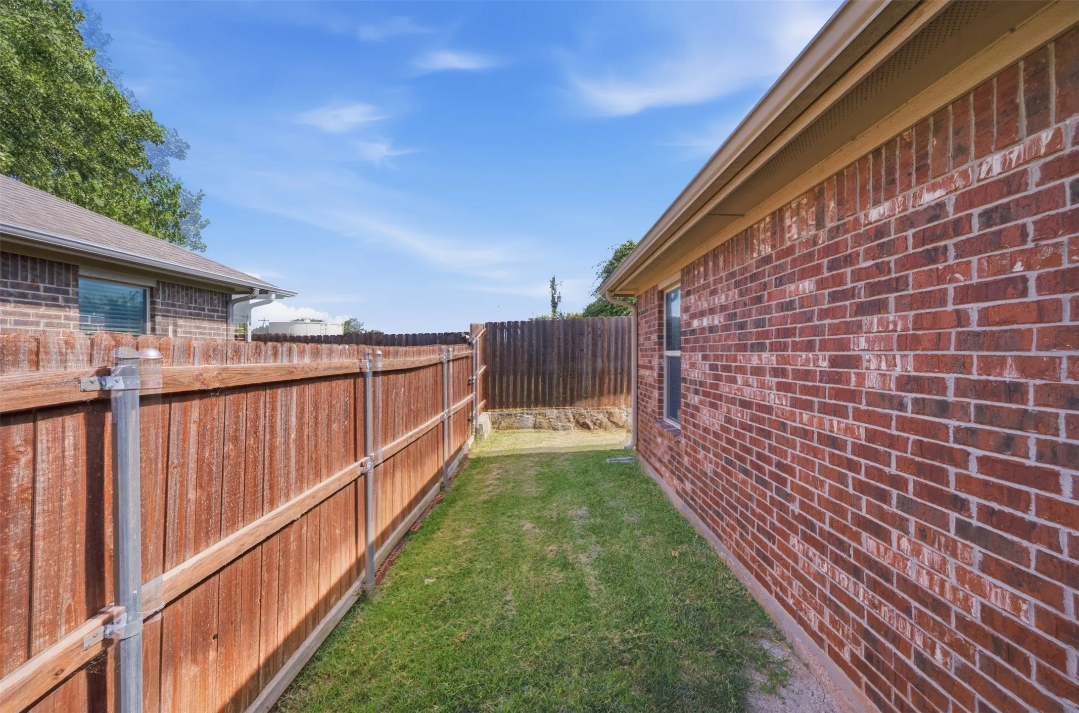 Duplex For Rent in Tarrant County , 1325 White Sand Drive 1329, Pelican Bay, Texas 76020, 3 Bedroom, 2 Bathroom, 1 Garage spaces, 1,227 Sqft, built in 2018, mls#21396414, Real Estate Agent in Pelican Bay, Homes For Rent in Tarrant county, Homes For Rent in Pelican Bay, Realtor in Pelican Bay Texas, Real Estate Brokerage Independent Realty Texas, Luminita Cordes Realtor