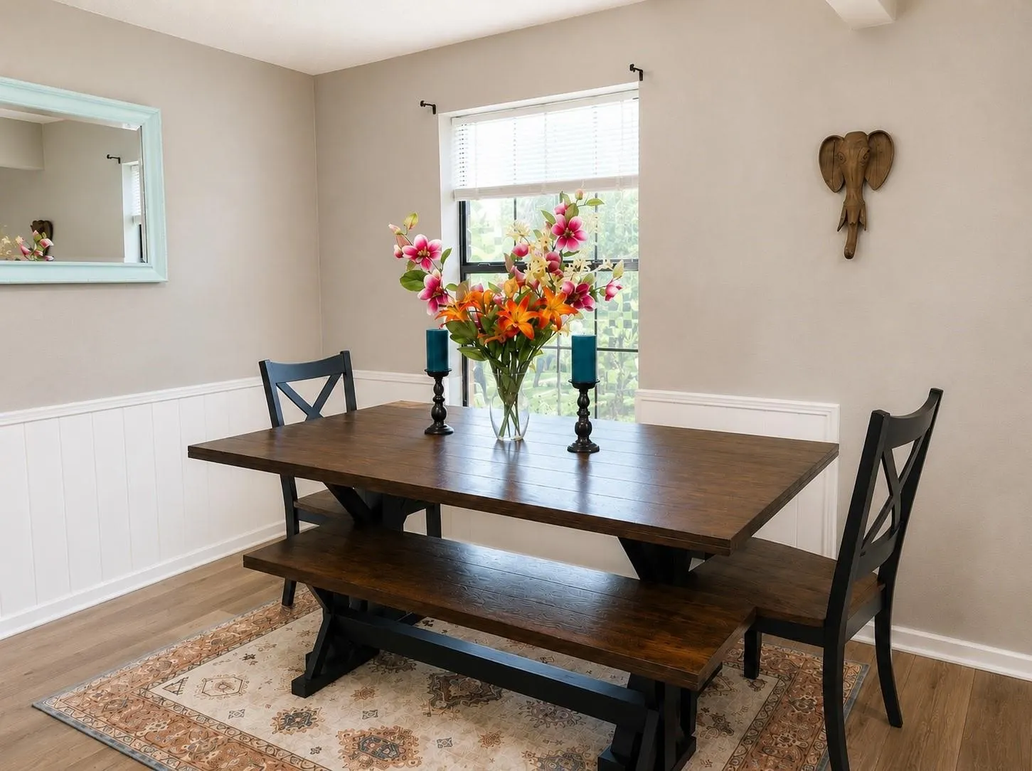 Eat in kitchen dining area