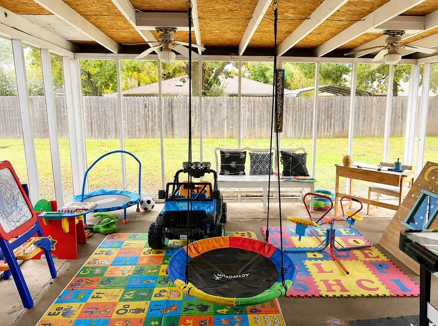 Screened in porch