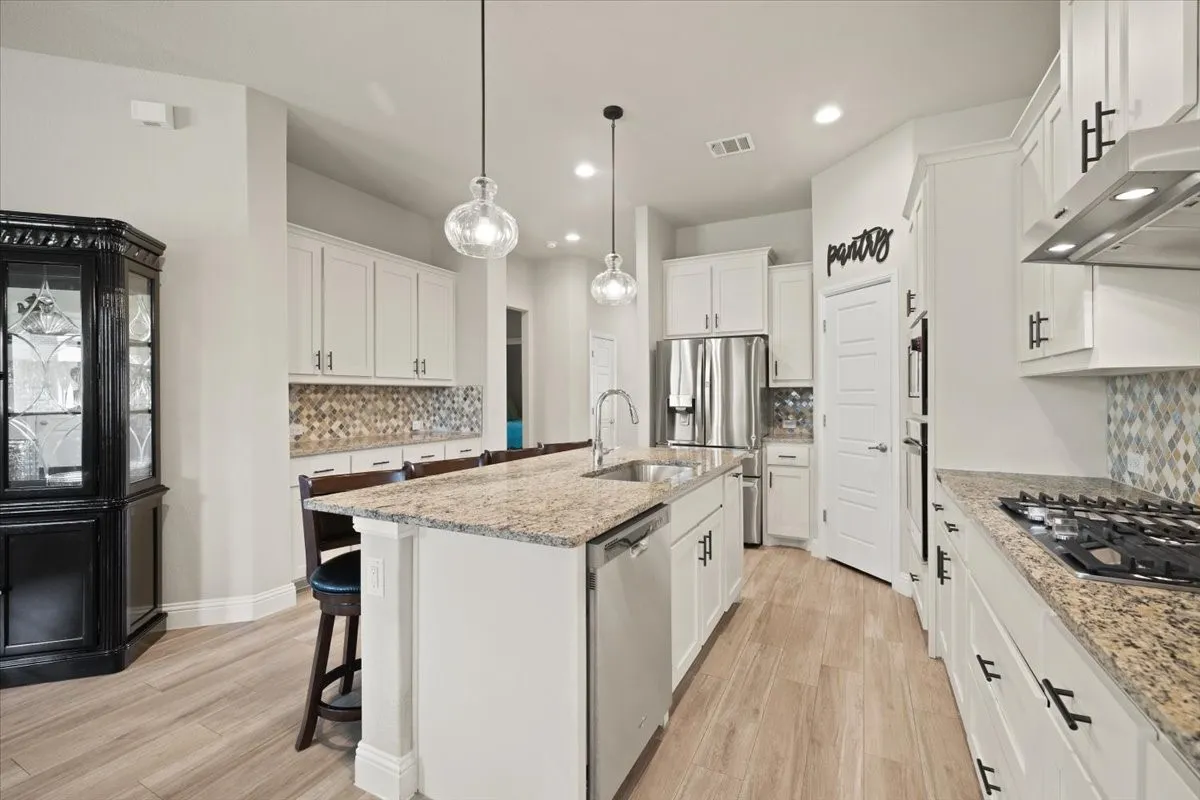 Single Family Residence For Sale in Johnson County , 1109 Whispering Hill Drive, Mansfield, Texas 76063, 4 Bedroom, 2 Bathroom, 3 Garage spaces, 2,021 Sqft, built in 2021, mls#21395193, Real Estate Agent in Mansfield, Homes For Sale in Johnson county, Homes For Sale in Mansfield, Realtor in Mansfield Texas, Real Estate Brokerage Independent Realty Texas, Luminita Cordes Realtor