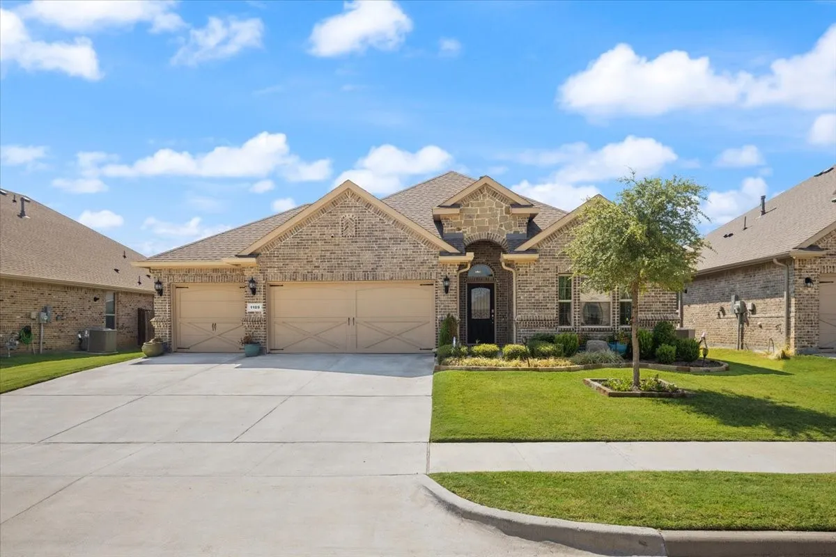 Single Family Residence For Sale