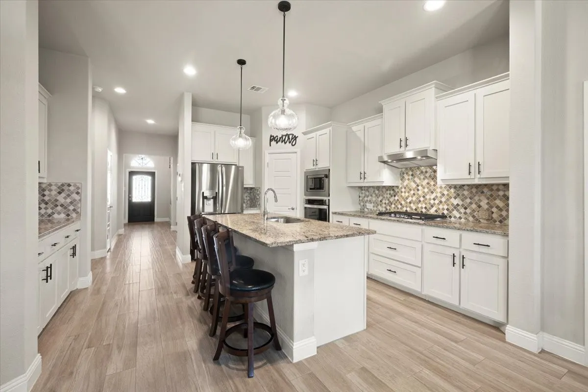 Single Family Residence For Sale in Johnson County , 1109 Whispering Hill Drive, Mansfield, Texas 76063, 4 Bedroom, 2 Bathroom, 3 Garage spaces, 2,021 Sqft, built in 2021, mls#21395193, Real Estate Agent in Mansfield, Homes For Sale in Johnson county, Homes For Sale in Mansfield, Realtor in Mansfield Texas, Real Estate Brokerage Independent Realty Texas, Luminita Cordes Realtor