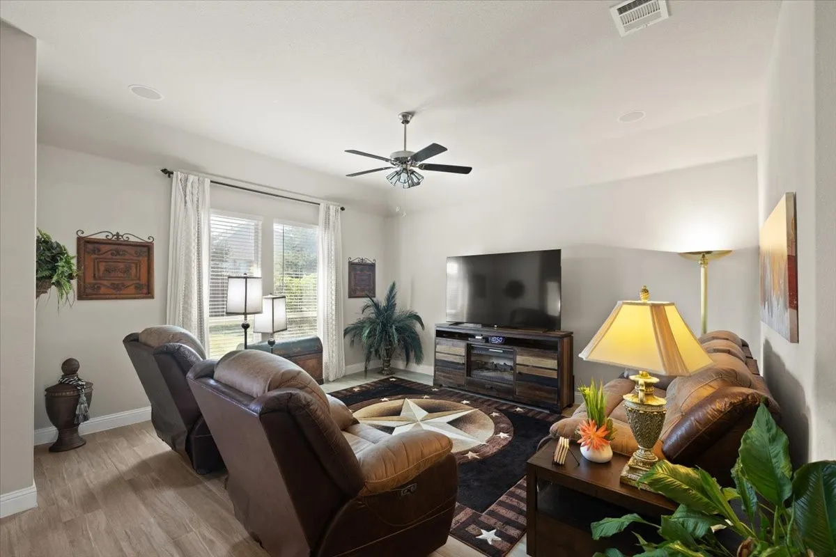 Single Family Residence For Sale in Johnson County , 1109 Whispering Hill Drive, Mansfield, Texas 76063, 4 Bedroom, 2 Bathroom, 3 Garage spaces, 2,021 Sqft, built in 2021, mls#21395193, Real Estate Agent in Mansfield, Homes For Sale in Johnson county, Homes For Sale in Mansfield, Realtor in Mansfield Texas, Real Estate Brokerage Independent Realty Texas, Luminita Cordes Realtor