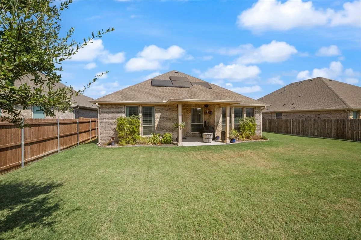 Single Family Residence For Sale in Johnson County , 1109 Whispering Hill Drive, Mansfield, Texas 76063, 4 Bedroom, 2 Bathroom, 3 Garage spaces, 2,021 Sqft, built in 2021, mls#21395193, Real Estate Agent in Mansfield, Homes For Sale in Johnson county, Homes For Sale in Mansfield, Realtor in Mansfield Texas, Real Estate Brokerage Independent Realty Texas, Luminita Cordes Realtor