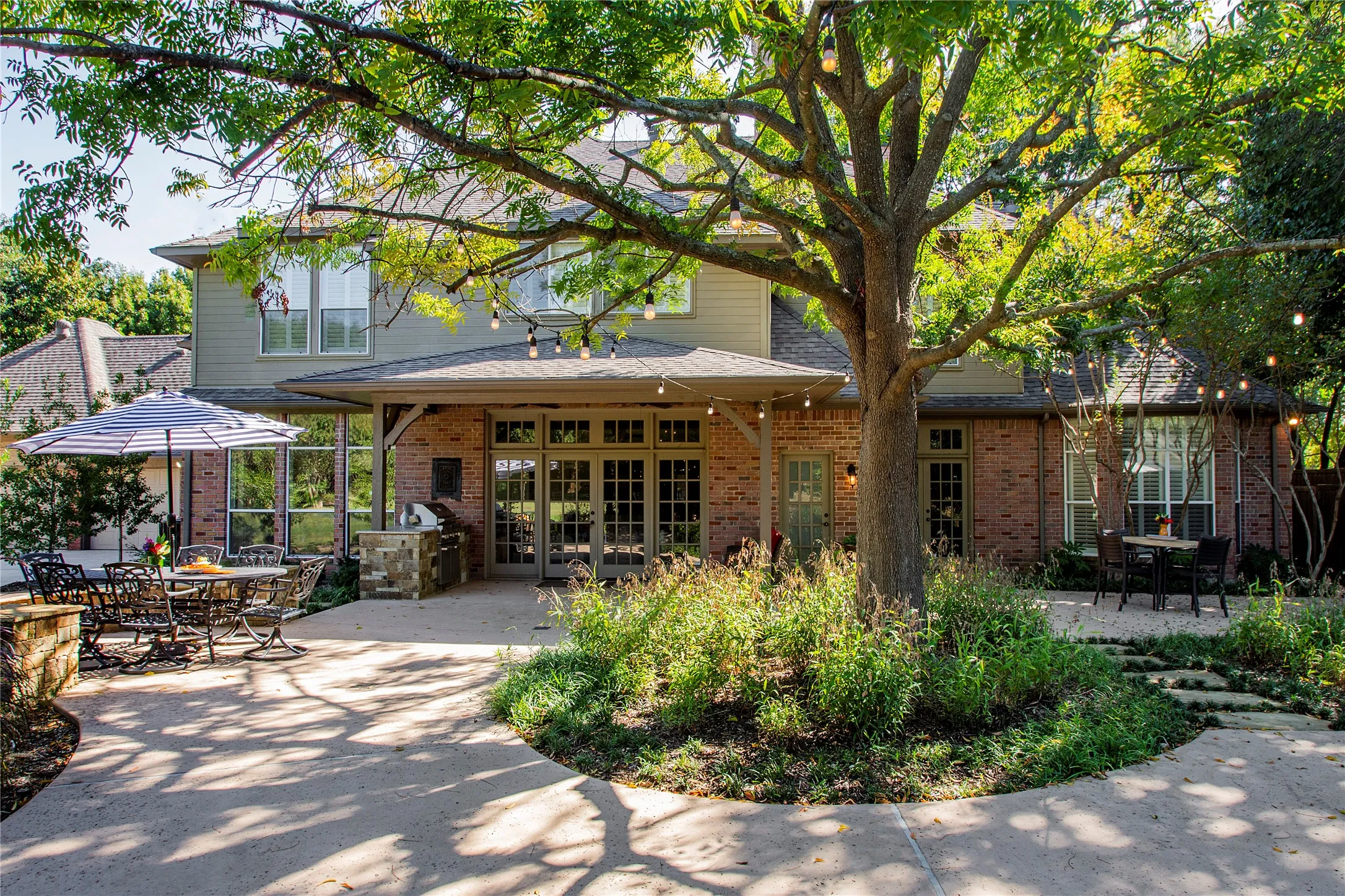 Single Family Residence For Sale in Collin County , 5709 Seville Court, Plano, Texas 75093, 6 Bedroom, 6 Bathroom, 3 Garage spaces, 6,312 Sqft, built in 1992, mls#21393447, Real Estate Agent in Plano, Homes For Sale in Collin county, Homes For Sale in Plano, Realtor in Plano Texas, Real Estate Brokerage Independent Realty Texas, Luminita Cordes Realtor