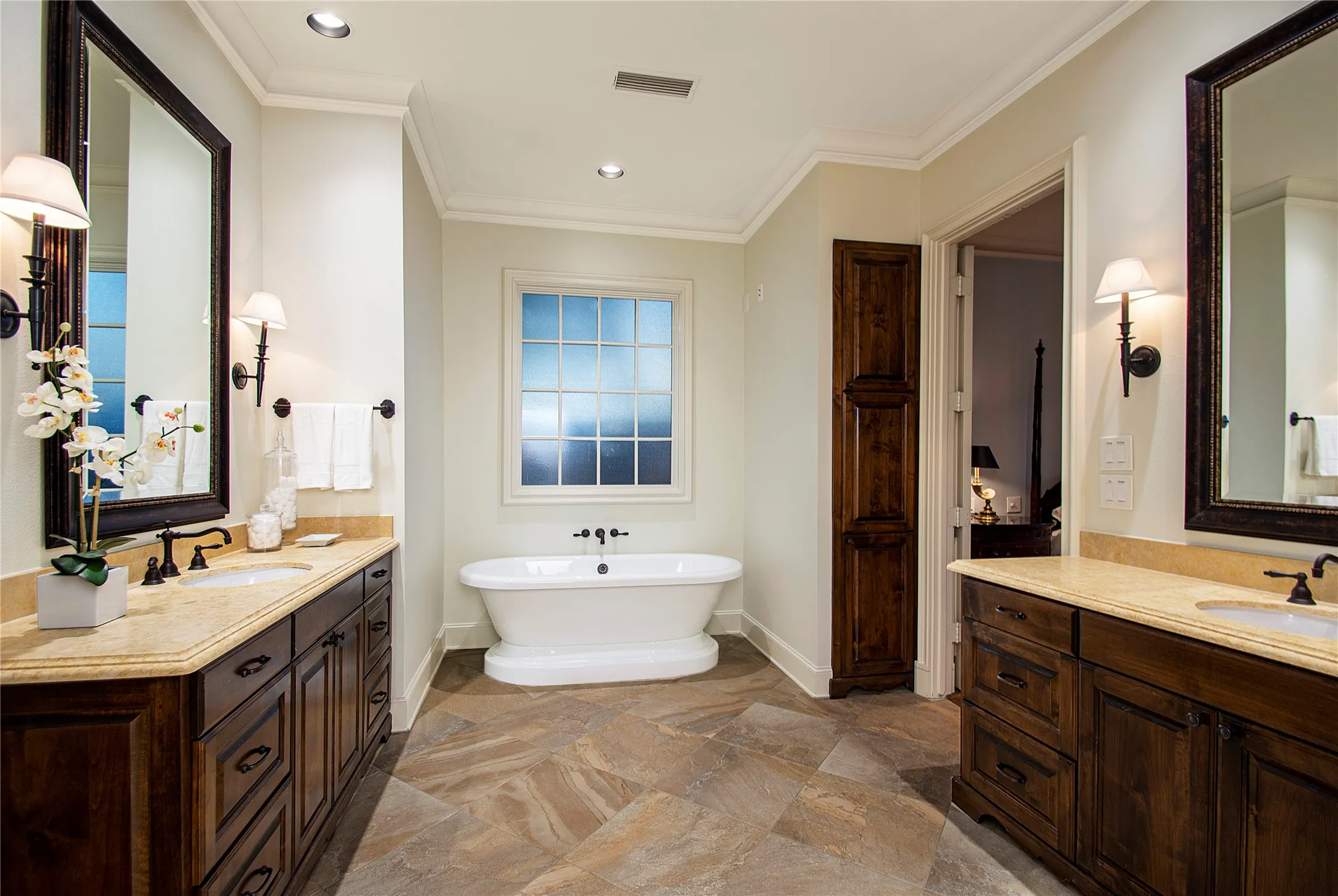 Single Family Residence For Sale in Collin County , 5709 Seville Court, Plano, Texas 75093, 6 Bedroom, 6 Bathroom, 3 Garage spaces, 6,312 Sqft, built in 1992, mls#21393447, Real Estate Agent in Plano, Homes For Sale in Collin county, Homes For Sale in Plano, Realtor in Plano Texas, Real Estate Brokerage Independent Realty Texas, Luminita Cordes Realtor