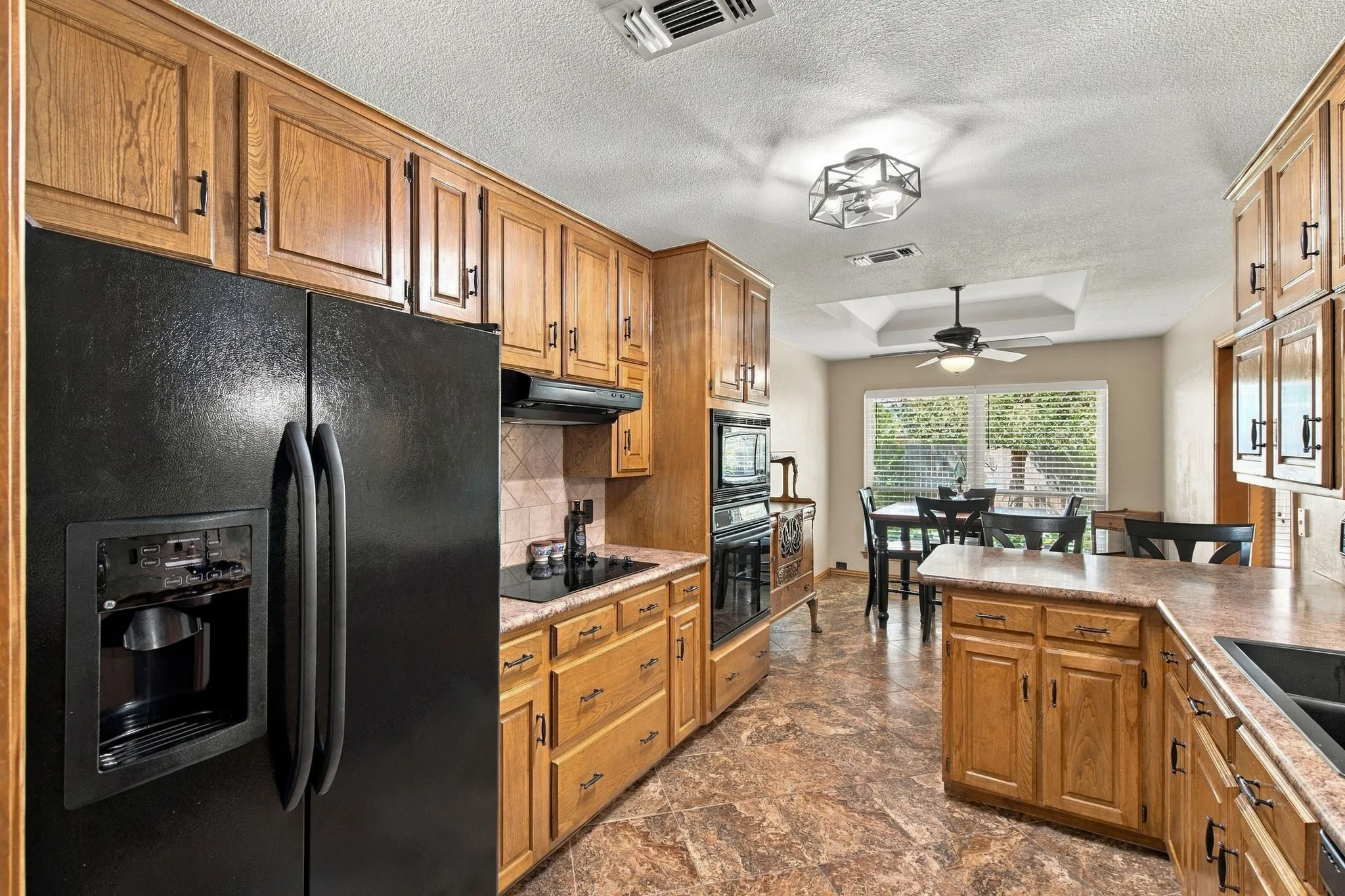 Single Family Residence For Sale in Tarrant County , 7101 Hazel Place, North Richland Hills, Texas 76182, 3 Bedroom, 3 Bathroom, 2 Garage spaces, 1,938 Sqft, built in 1986, mls#21395466, Real Estate Agent in North Richland Hills, Homes For Sale in Tarrant county, Homes For Sale in North Richland Hills, Realtor in North Richland Hills Texas, Real Estate Brokerage Independent Realty Texas, Luminita Cordes Realtor