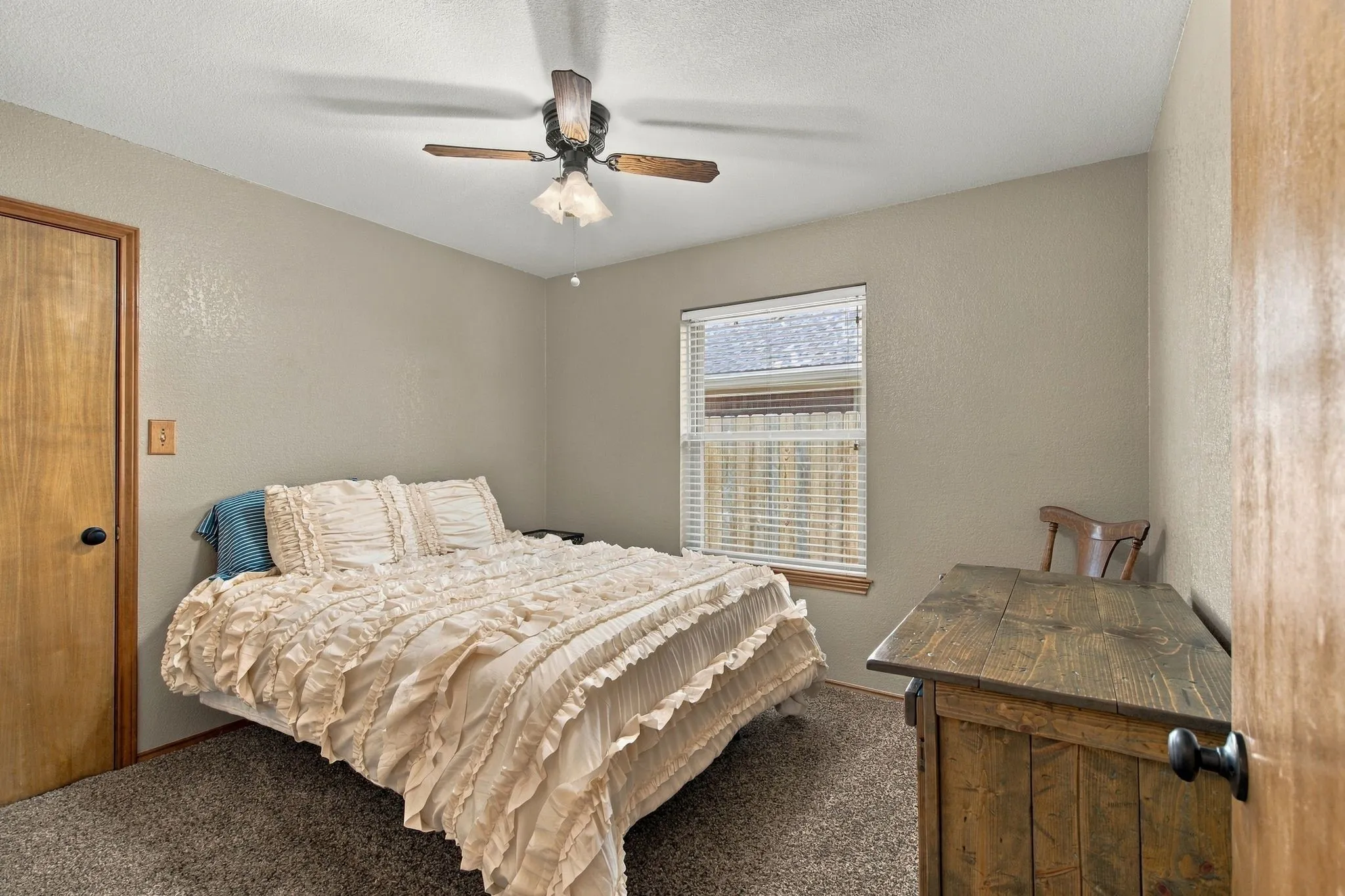 Single Family Residence For Sale in Tarrant County , 7101 Hazel Place, North Richland Hills, Texas 76182, 3 Bedroom, 3 Bathroom, 2 Garage spaces, 1,938 Sqft, built in 1986, mls#21395466, Real Estate Agent in North Richland Hills, Homes For Sale in Tarrant county, Homes For Sale in North Richland Hills, Realtor in North Richland Hills Texas, Real Estate Brokerage Independent Realty Texas, Luminita Cordes Realtor