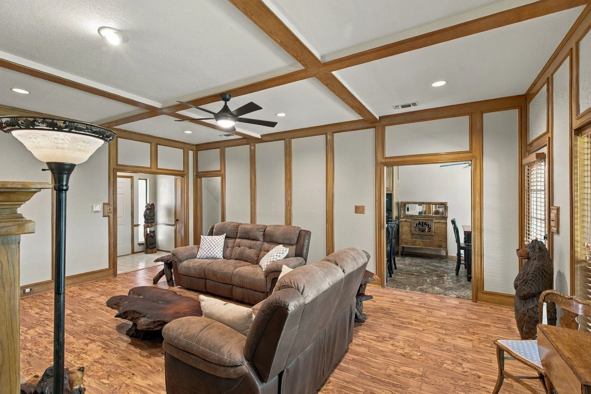 Single Family Residence For Sale in Tarrant County , 7101 Hazel Place, North Richland Hills, Texas 76182, 3 Bedroom, 3 Bathroom, 2 Garage spaces, 1,938 Sqft, built in 1986, mls#21395466, Real Estate Agent in North Richland Hills, Homes For Sale in Tarrant county, Homes For Sale in North Richland Hills, Realtor in North Richland Hills Texas, Real Estate Brokerage Independent Realty Texas, Luminita Cordes Realtor