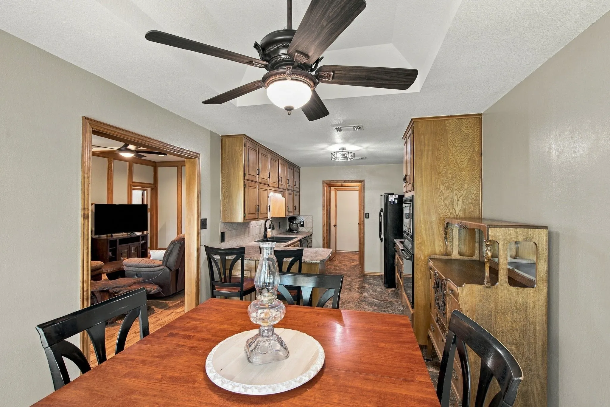 Single Family Residence For Sale in Tarrant County , 7101 Hazel Place, North Richland Hills, Texas 76182, 3 Bedroom, 3 Bathroom, 2 Garage spaces, 1,938 Sqft, built in 1986, mls#21395466, Real Estate Agent in North Richland Hills, Homes For Sale in Tarrant county, Homes For Sale in North Richland Hills, Realtor in North Richland Hills Texas, Real Estate Brokerage Independent Realty Texas, Luminita Cordes Realtor