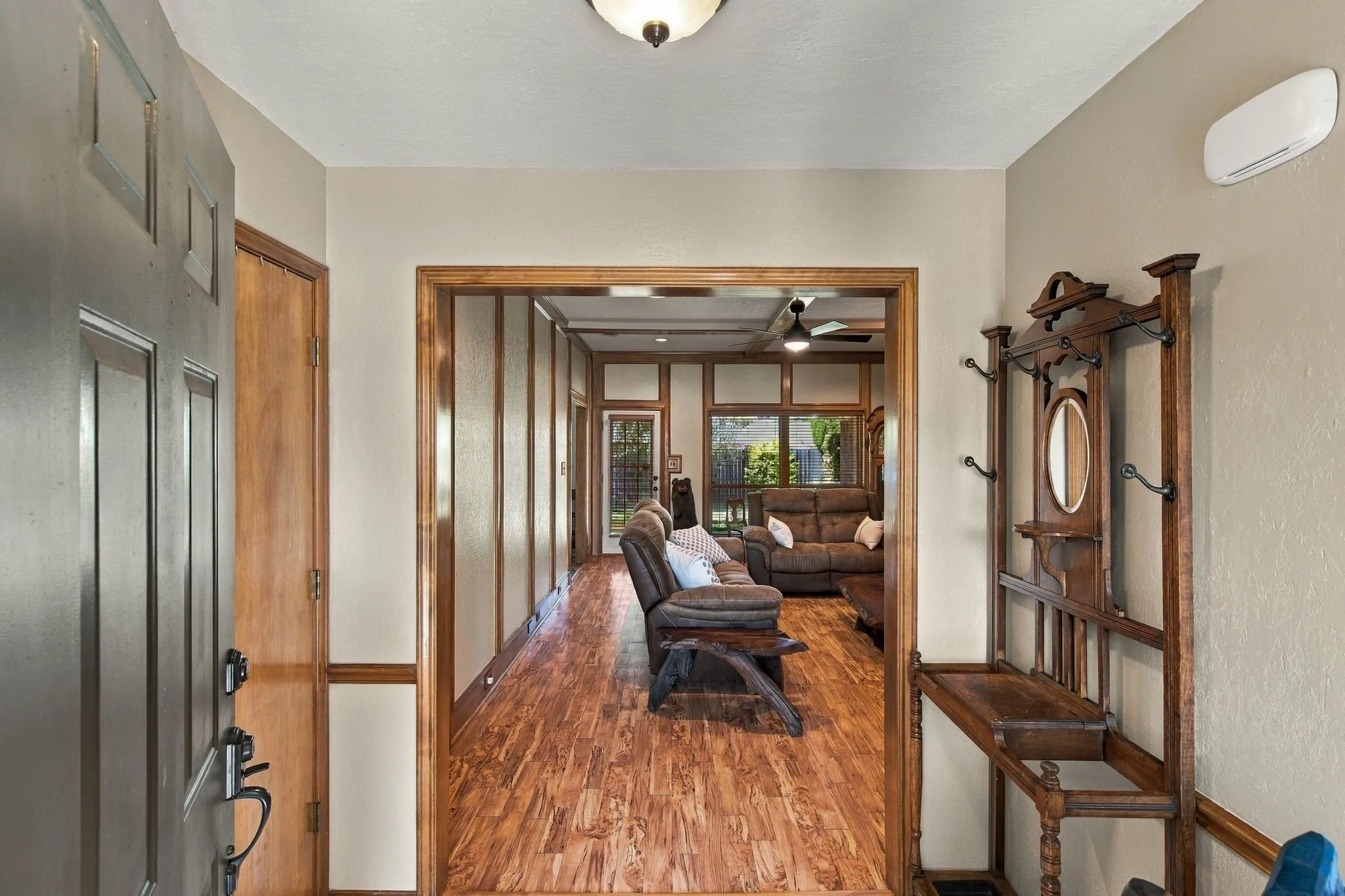 Single Family Residence For Sale in Tarrant County , 7101 Hazel Place, North Richland Hills, Texas 76182, 3 Bedroom, 3 Bathroom, 2 Garage spaces, 1,938 Sqft, built in 1986, mls#21395466, Real Estate Agent in North Richland Hills, Homes For Sale in Tarrant county, Homes For Sale in North Richland Hills, Realtor in North Richland Hills Texas, Real Estate Brokerage Independent Realty Texas, Luminita Cordes Realtor
