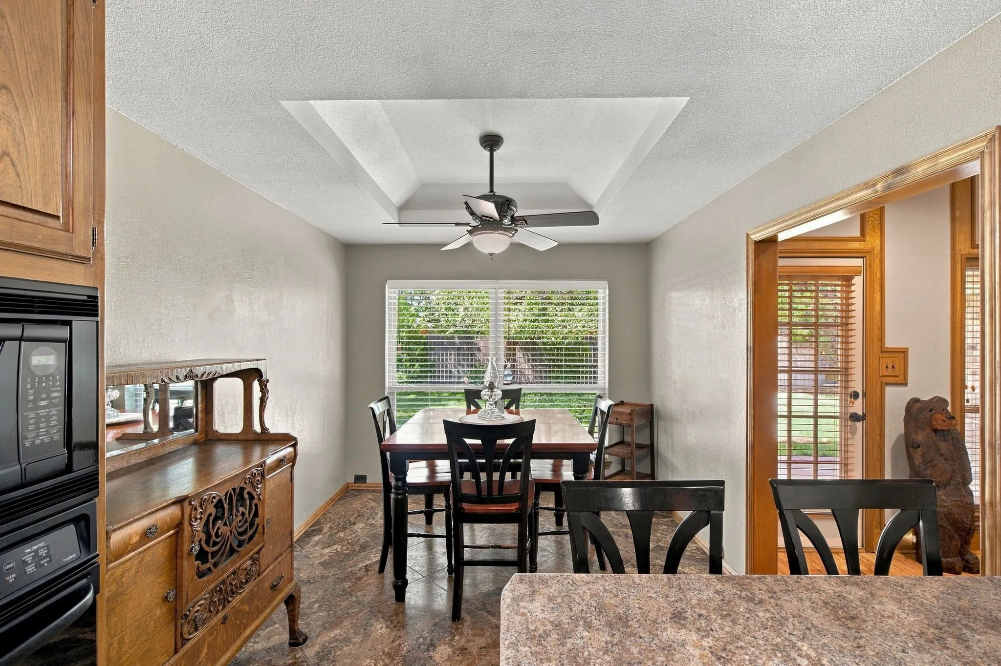 Single Family Residence For Sale in Tarrant County , 7101 Hazel Place, North Richland Hills, Texas 76182, 3 Bedroom, 3 Bathroom, 2 Garage spaces, 1,938 Sqft, built in 1986, mls#21395466, Real Estate Agent in North Richland Hills, Homes For Sale in Tarrant county, Homes For Sale in North Richland Hills, Realtor in North Richland Hills Texas, Real Estate Brokerage Independent Realty Texas, Luminita Cordes Realtor
